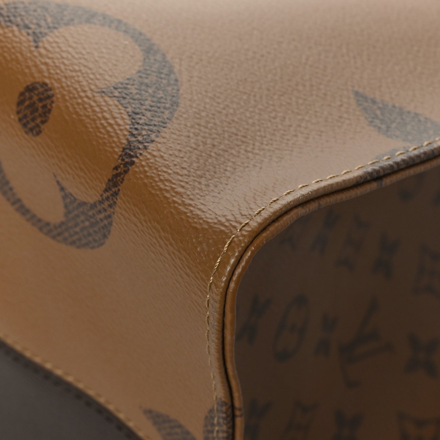 Reverse Monogram Giant Onthego GM