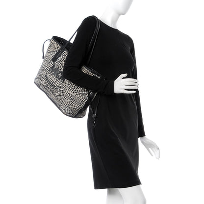 MCM Visetos Medium Liz Reversible Shopper Tote Black 3 of 20