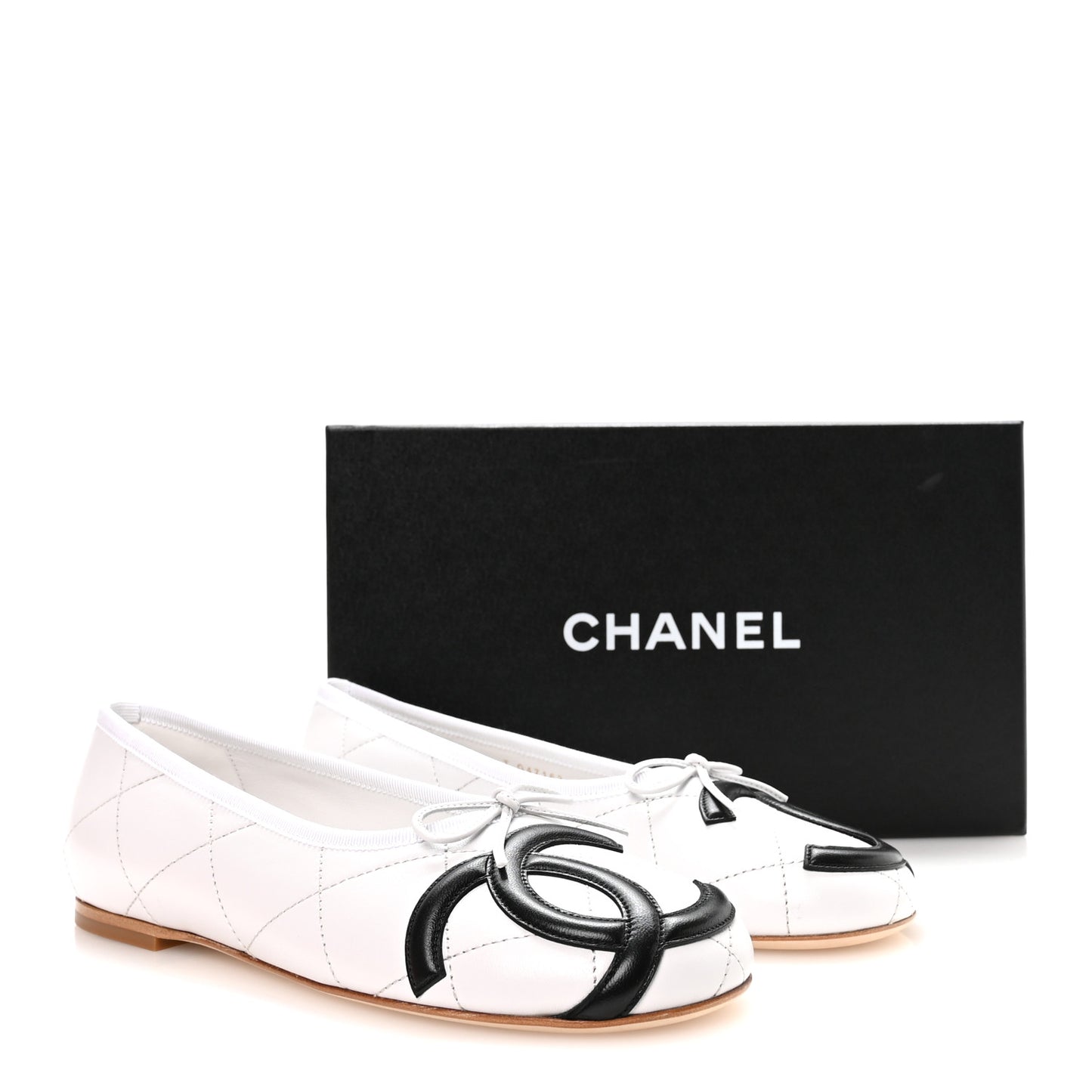 Lambskin Quilted CC Cambon Ballet Flats 39 White Black