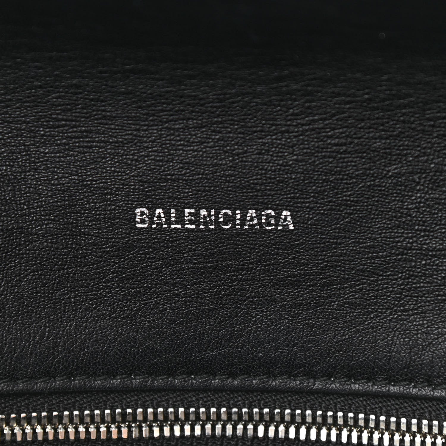 Balenciaga Pebbled Calfskin Logo Everyday Flap Chain Wallet White 6 of 12