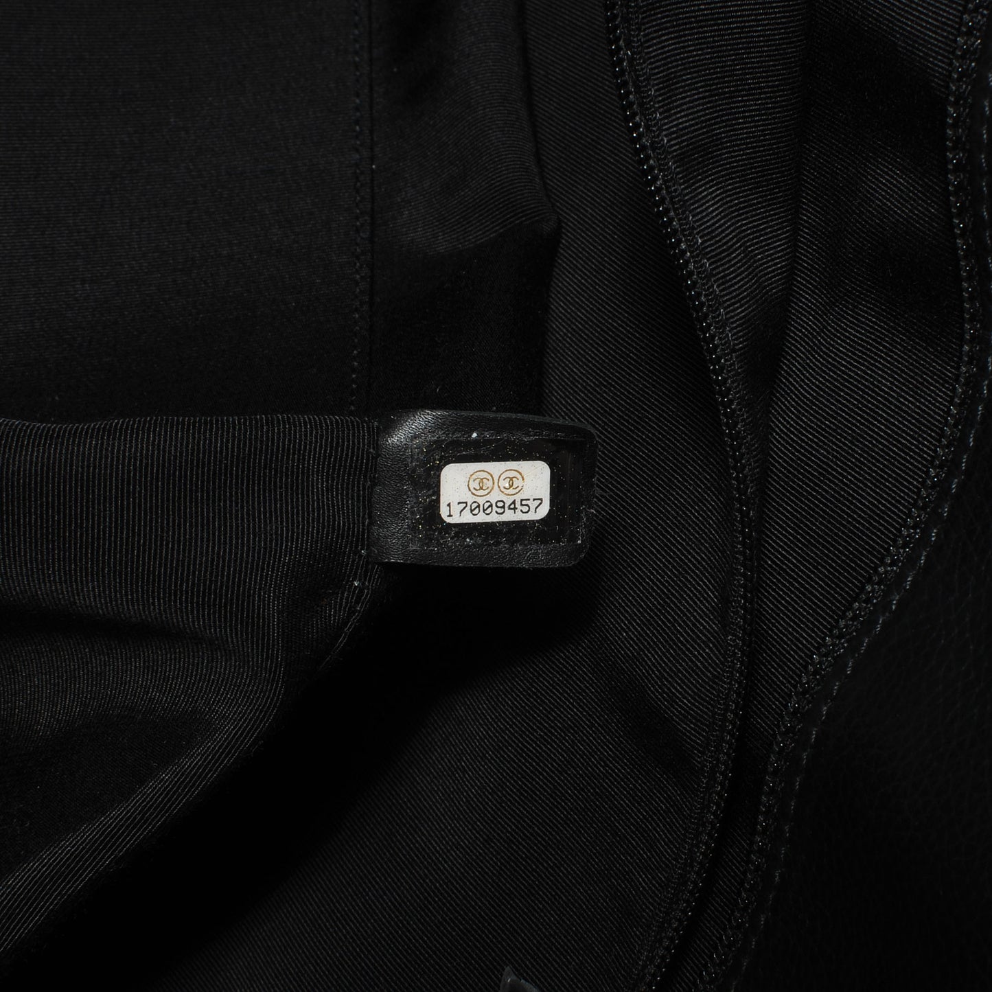Calfskin XL Cerf Tote Black