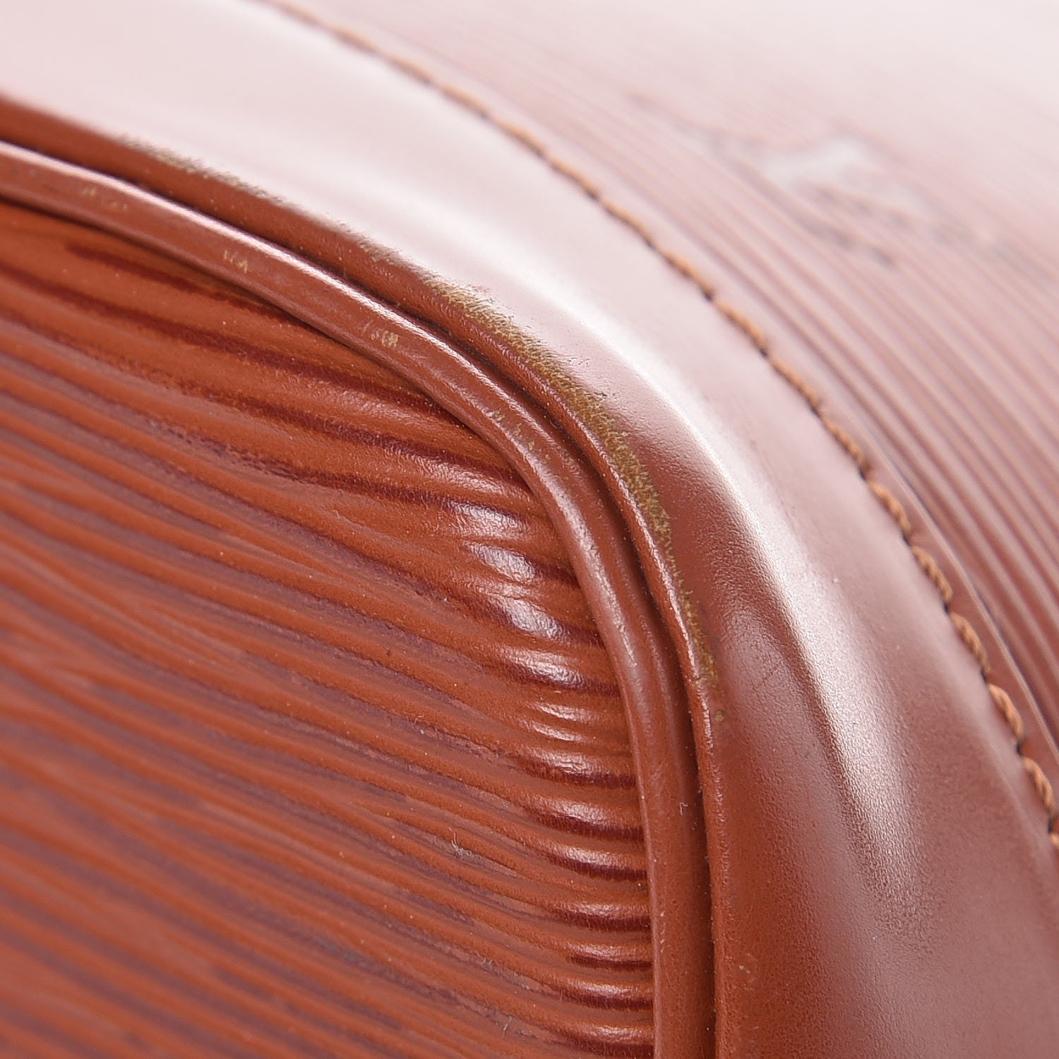Louis Vuitton Epi Alma PM Kenyan Fawn 11 of 15
