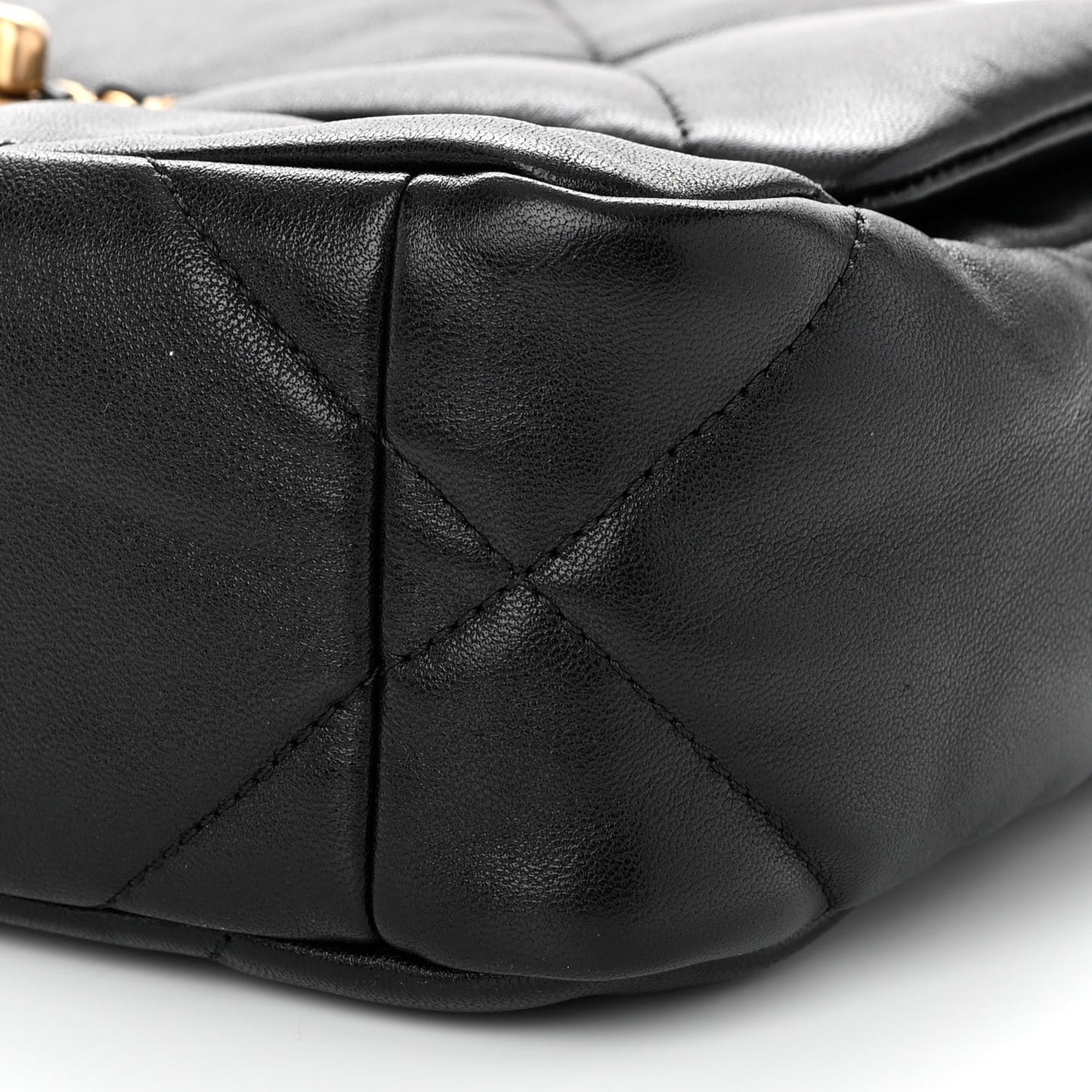 Lambskin Quilted Medium Chanel 19 Flap Black