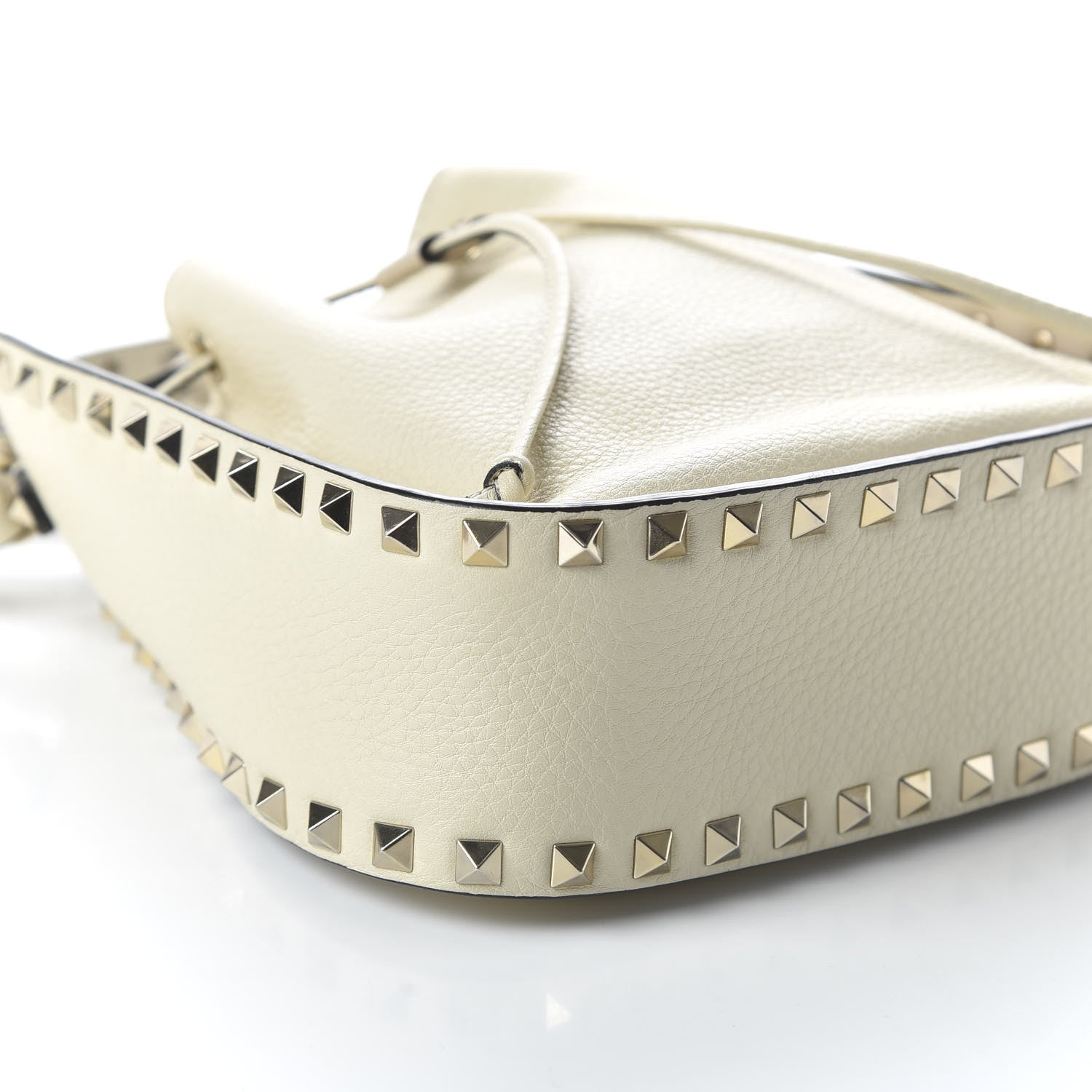 Valentino Garavani Grained Calfskin Rockstud Bucket Bag Light Ivory 6 of 9
