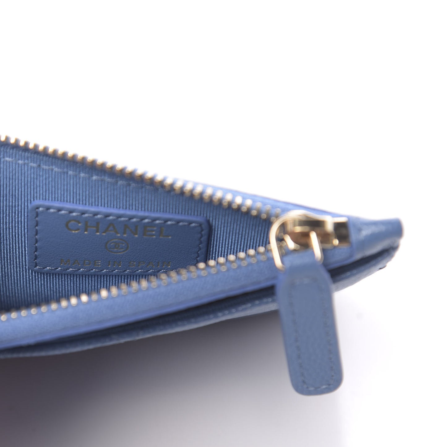Caviar Quilted CC Zip Card Holder Blue