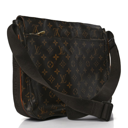 Louis Vuitton Monogram Beaubourg MM Messenger Bag 3 of 9