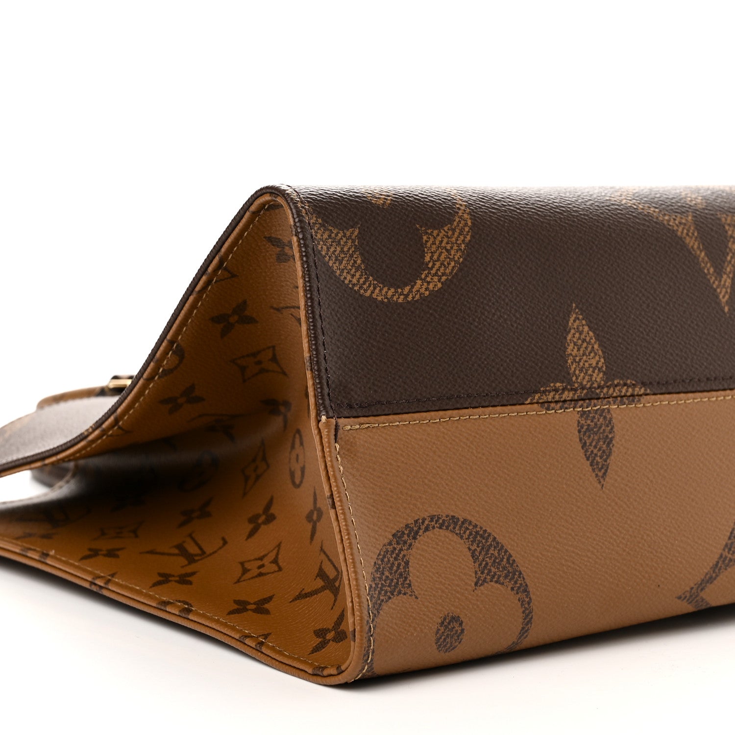 Louis Vuitton Reverse Monogram Giant Onthego MM 8 of 9