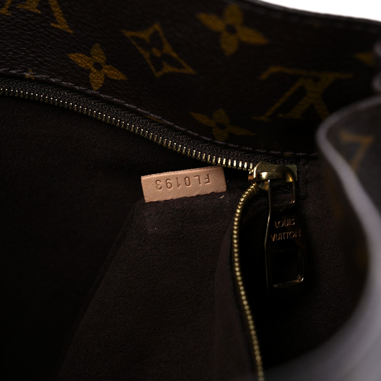 Louis Vuitton Monogram Metis 7 of 23