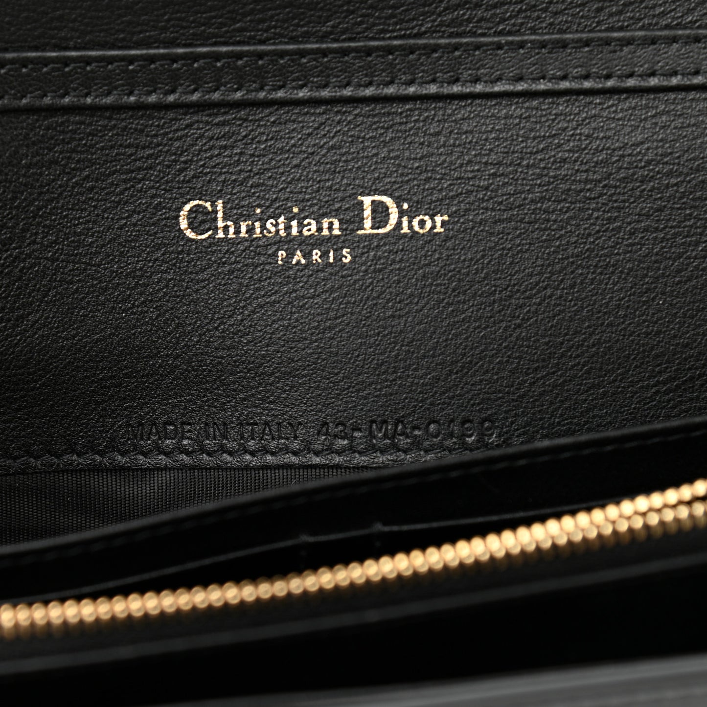 Patent 30 Montaigne Pouch Black