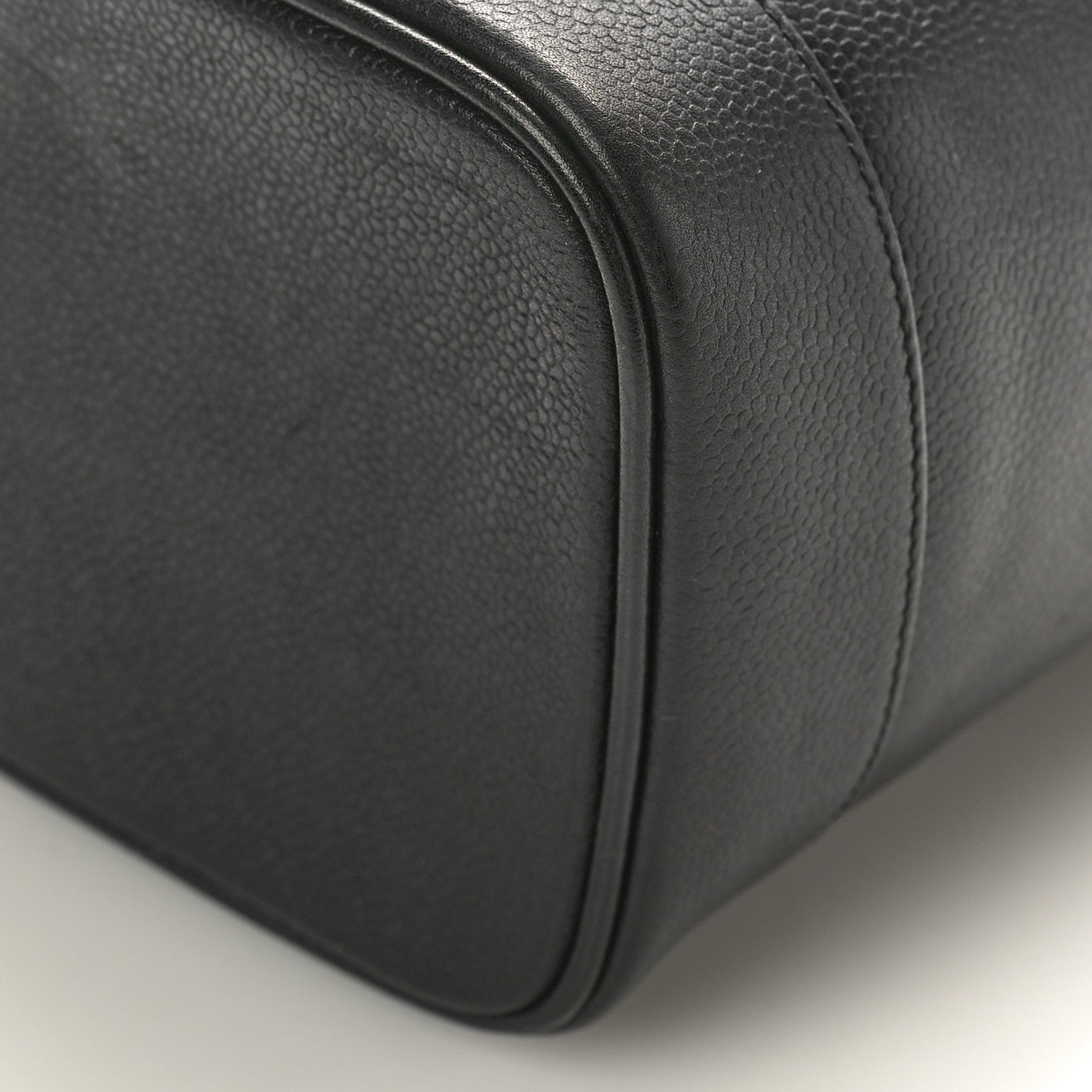 Chanel Caviar Vanity Cosmetic Case Black 10 of 10