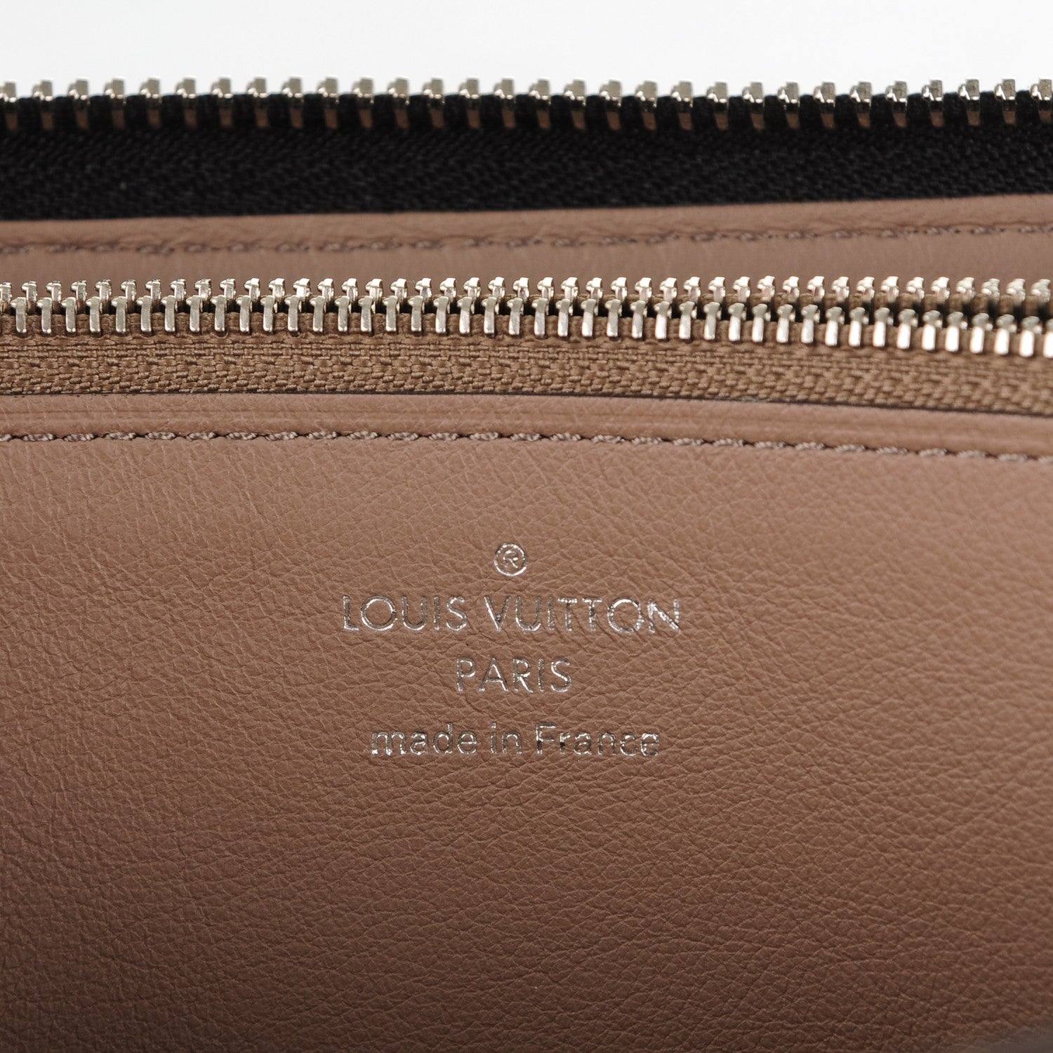 Louis Vuitton Veau Cachemire Comete Wallet Black 6 of 7