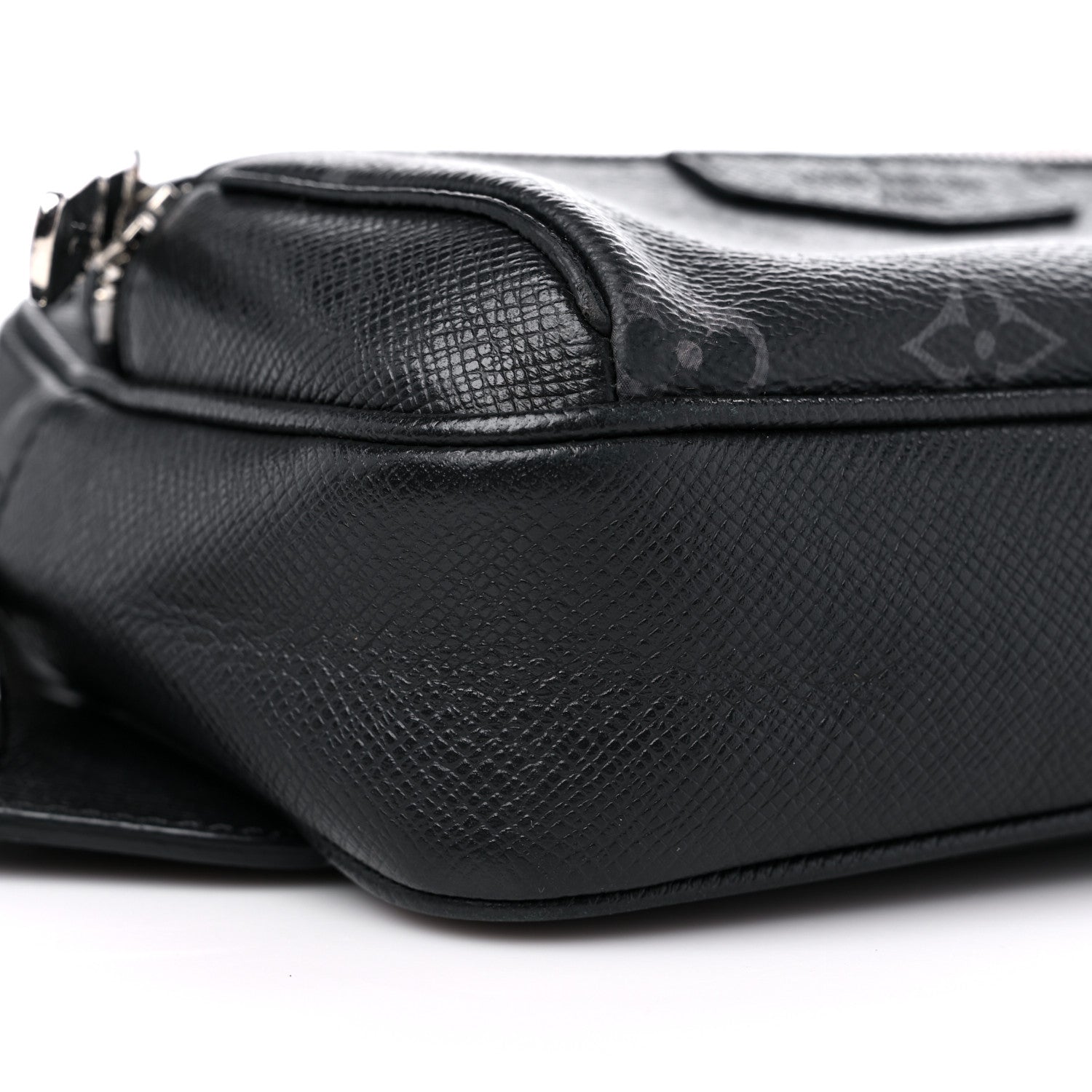 Louis Vuitton Taiga Monogram Outdoor Bumbag Black 7 of 8