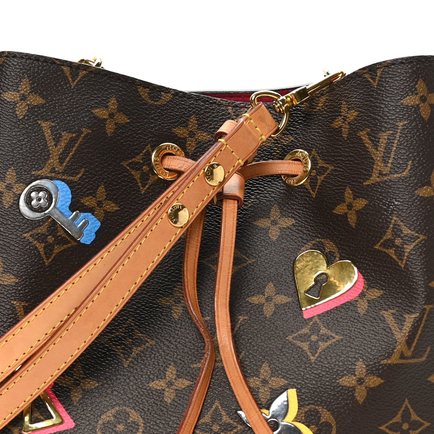 Monogram Love Lock Neonoe