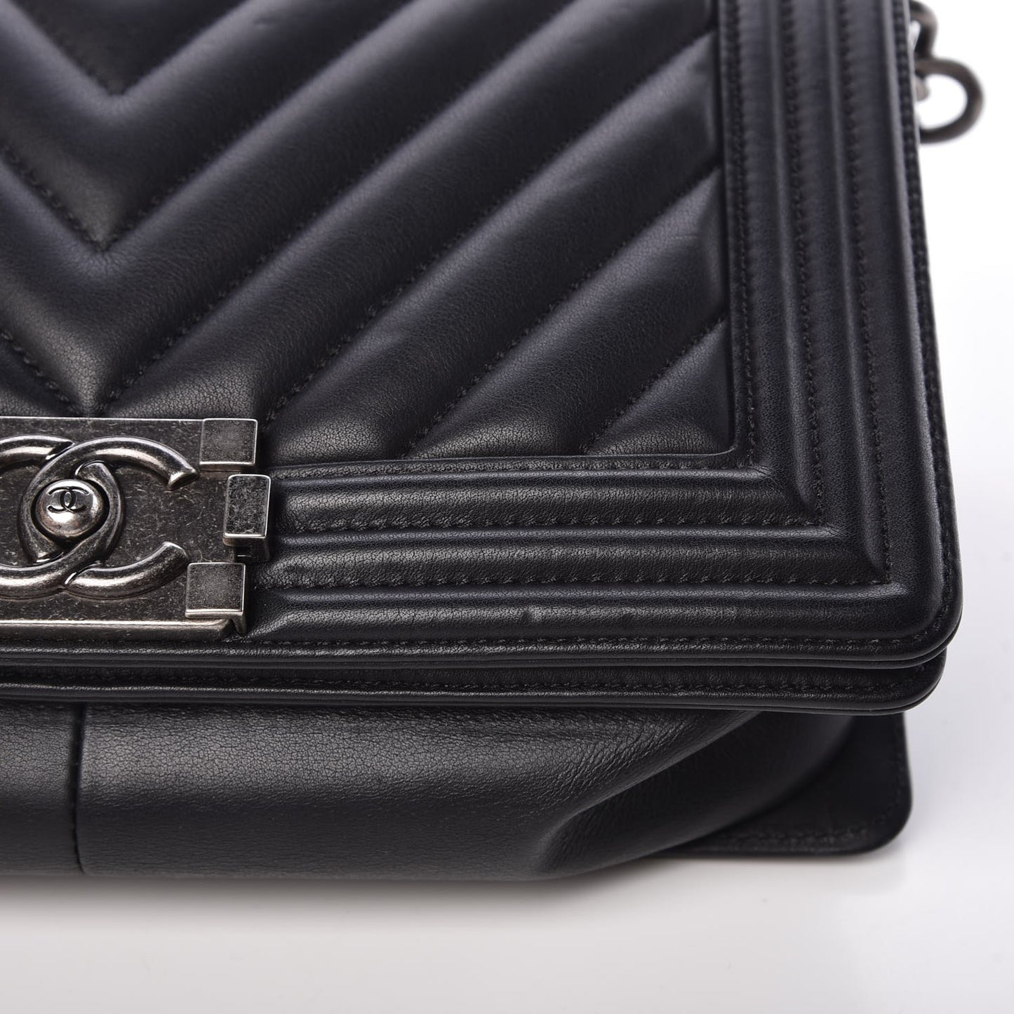 Calfskin Chevron Quilted Medium Boy Flap Black