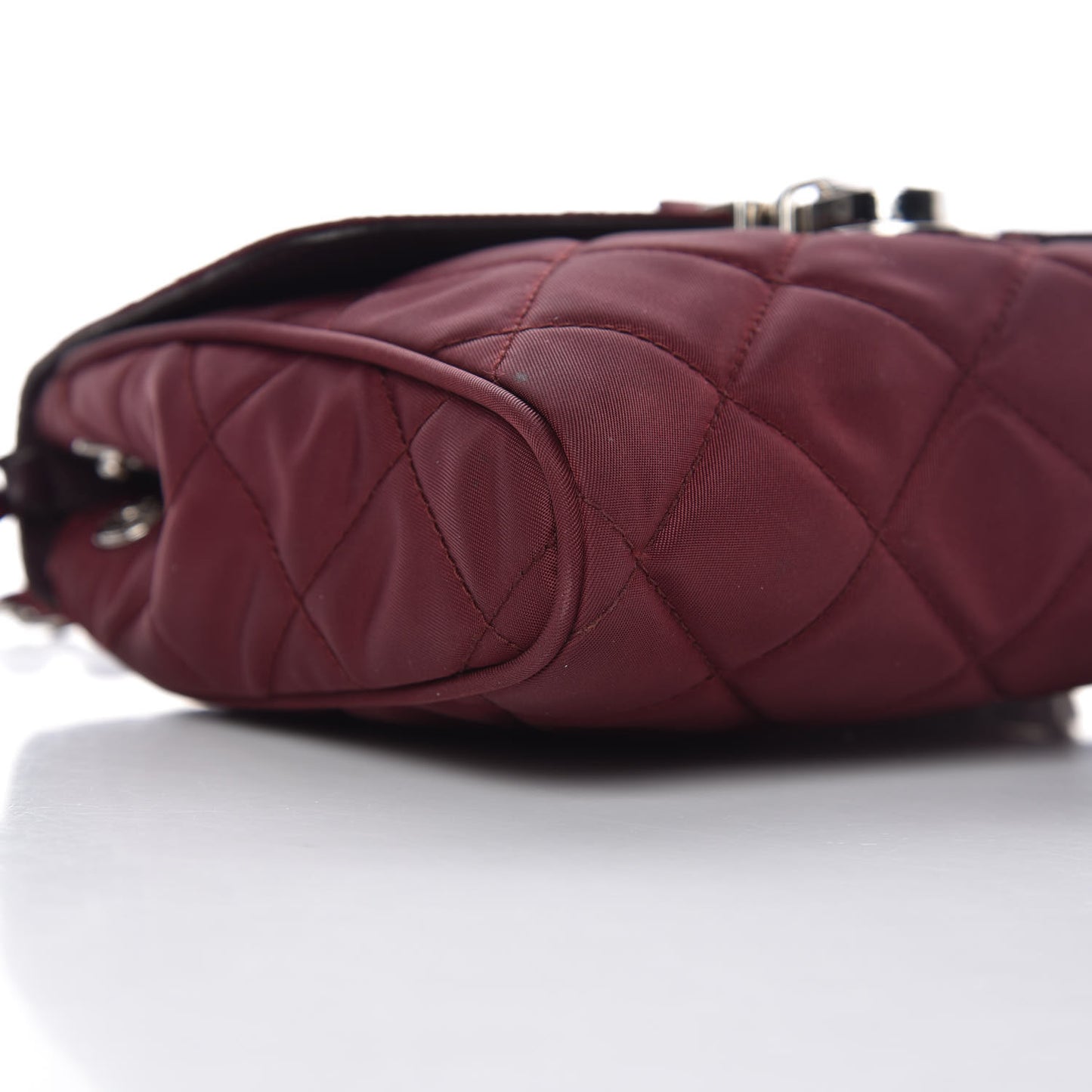 Nylon Tessuto Impuntu Quilted Flap Granato