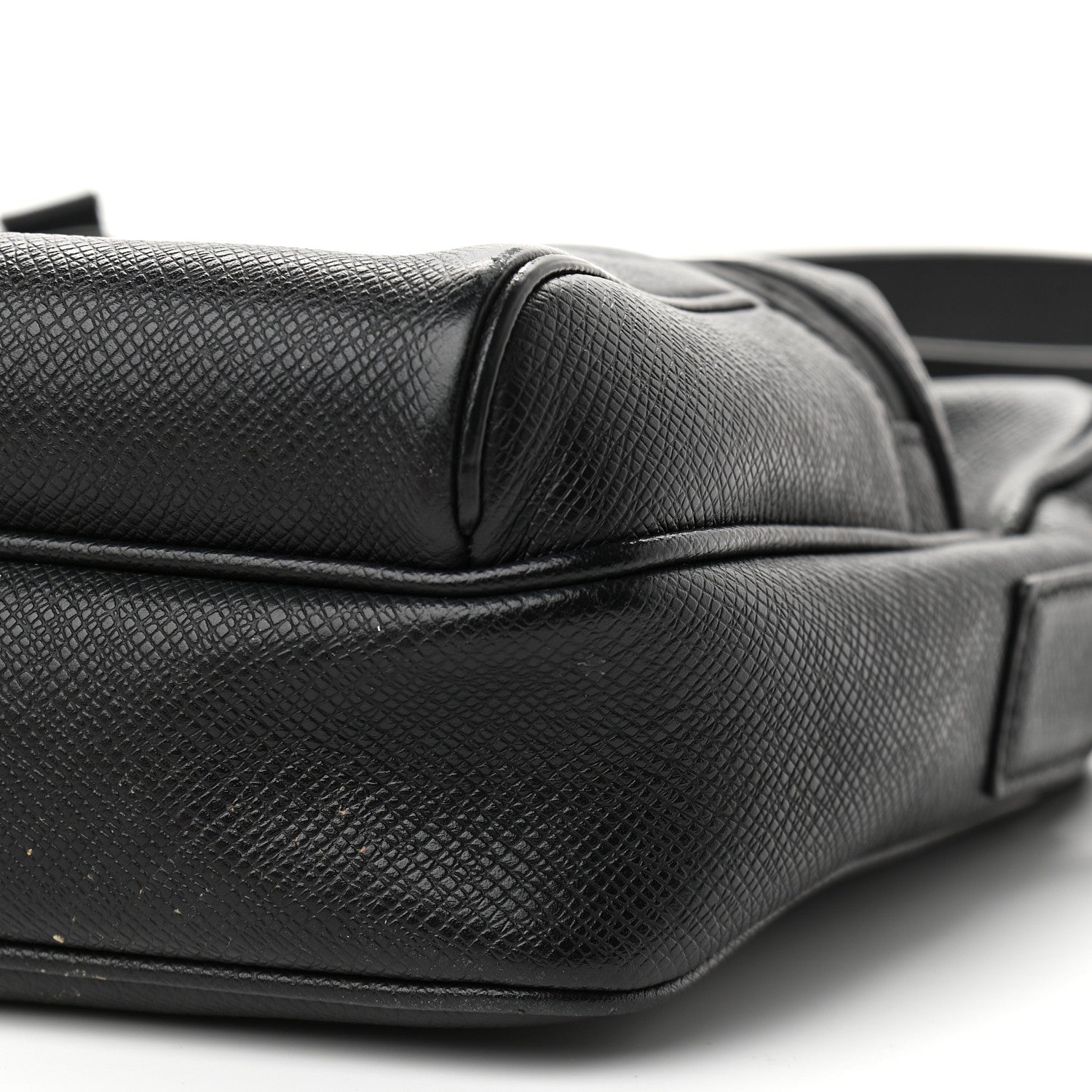 Louis Vuitton Taiga Outdoor Messenger PM Black 12 of 12