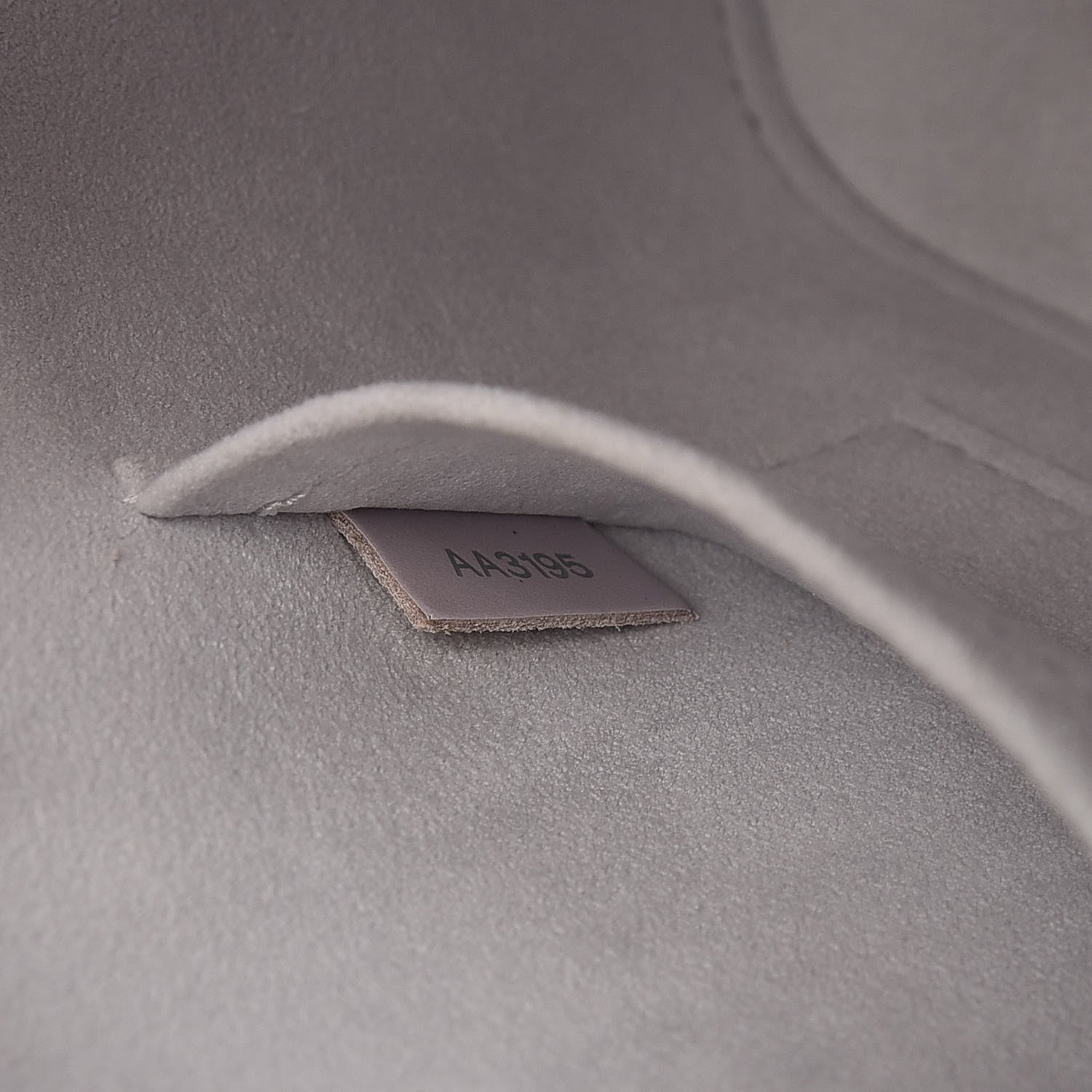 Louis Vuitton Epi Alma BB Lilac Nacre 7 of 10