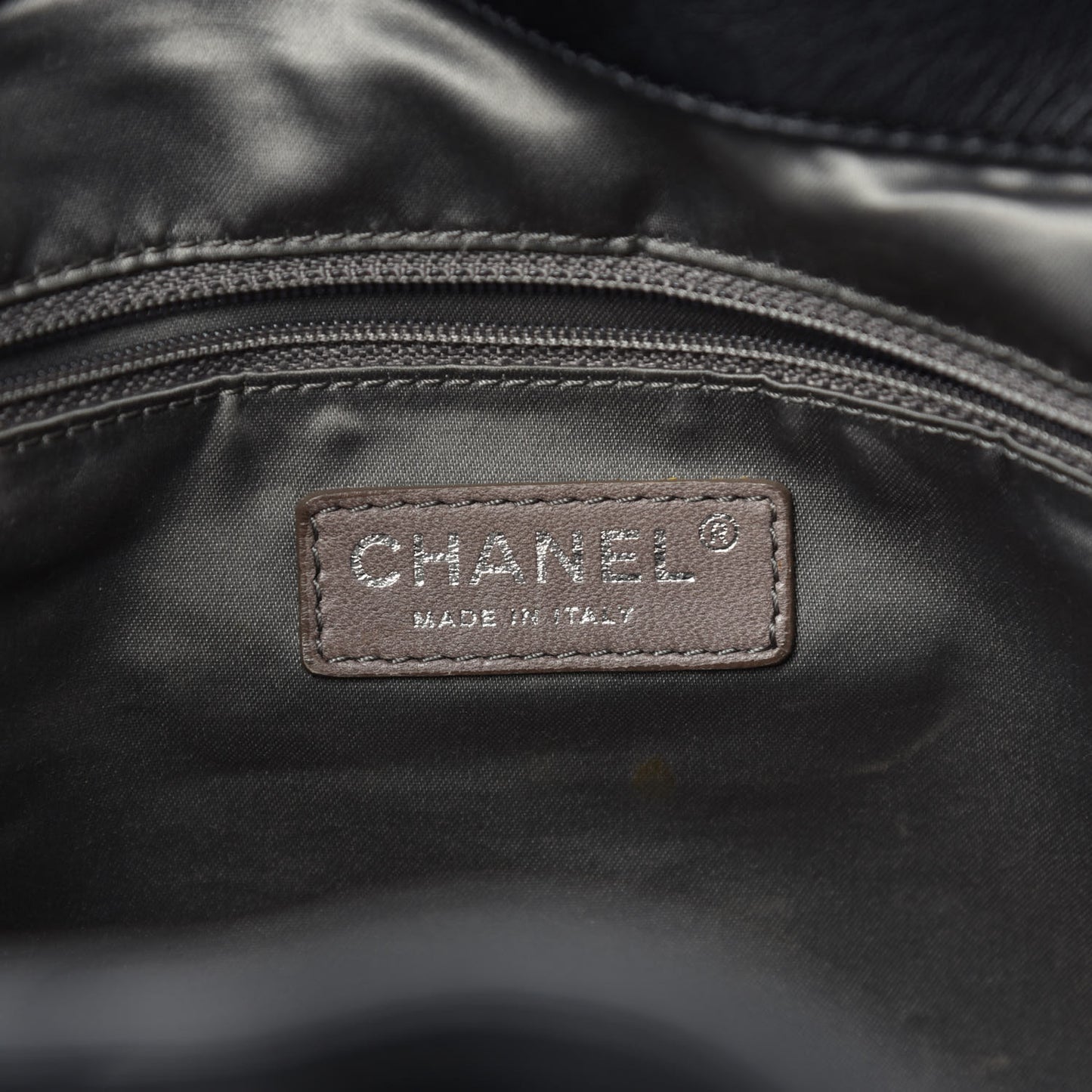 Calfskin Modern Chain Rhodoid East West Tote Black