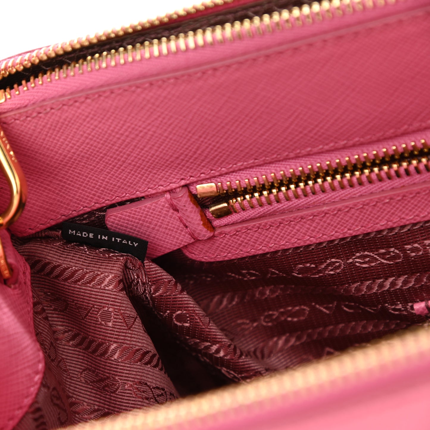 Saffiano Medium Galleria Double Zip Tote Geranio