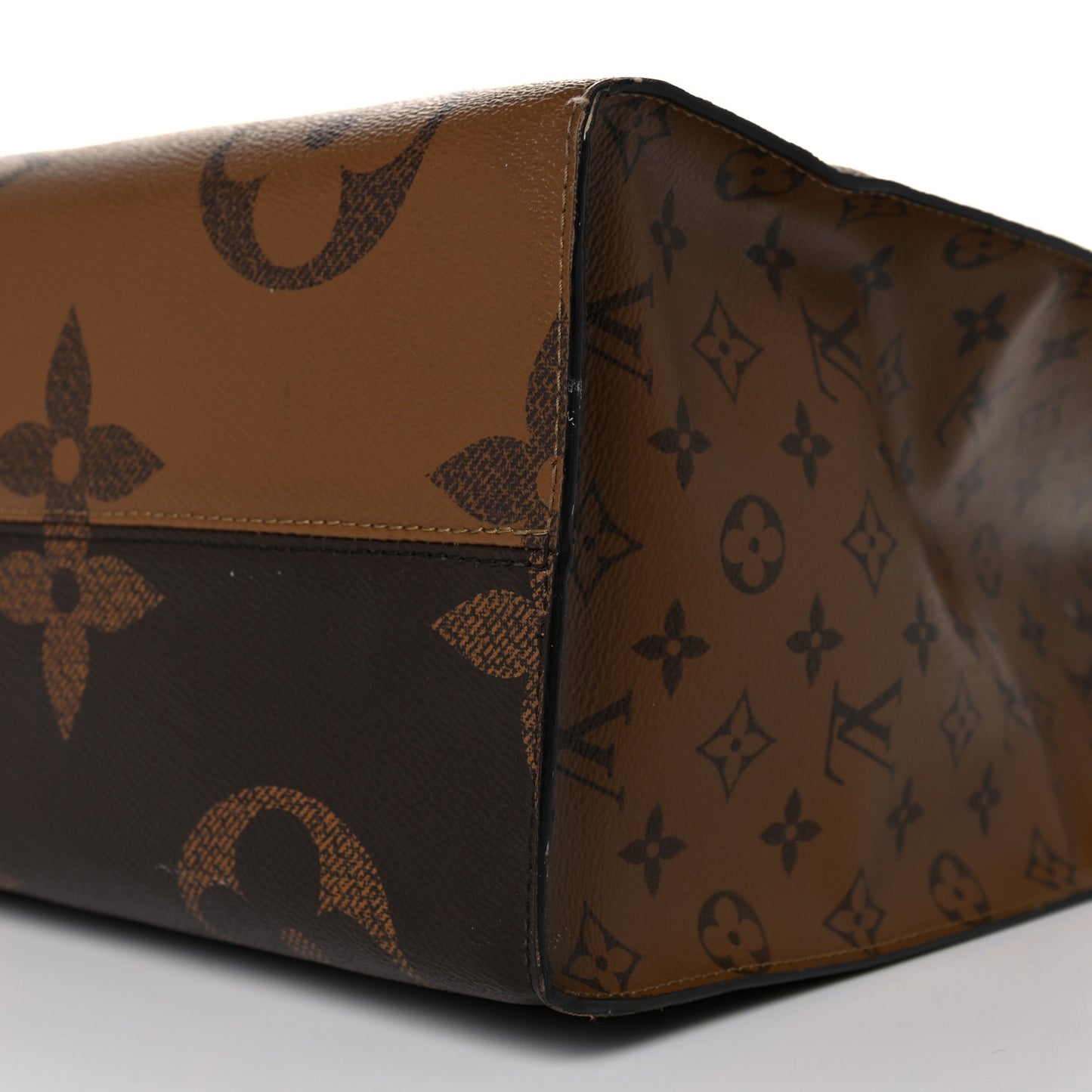 Reverse Monogram Giant Onthego GM