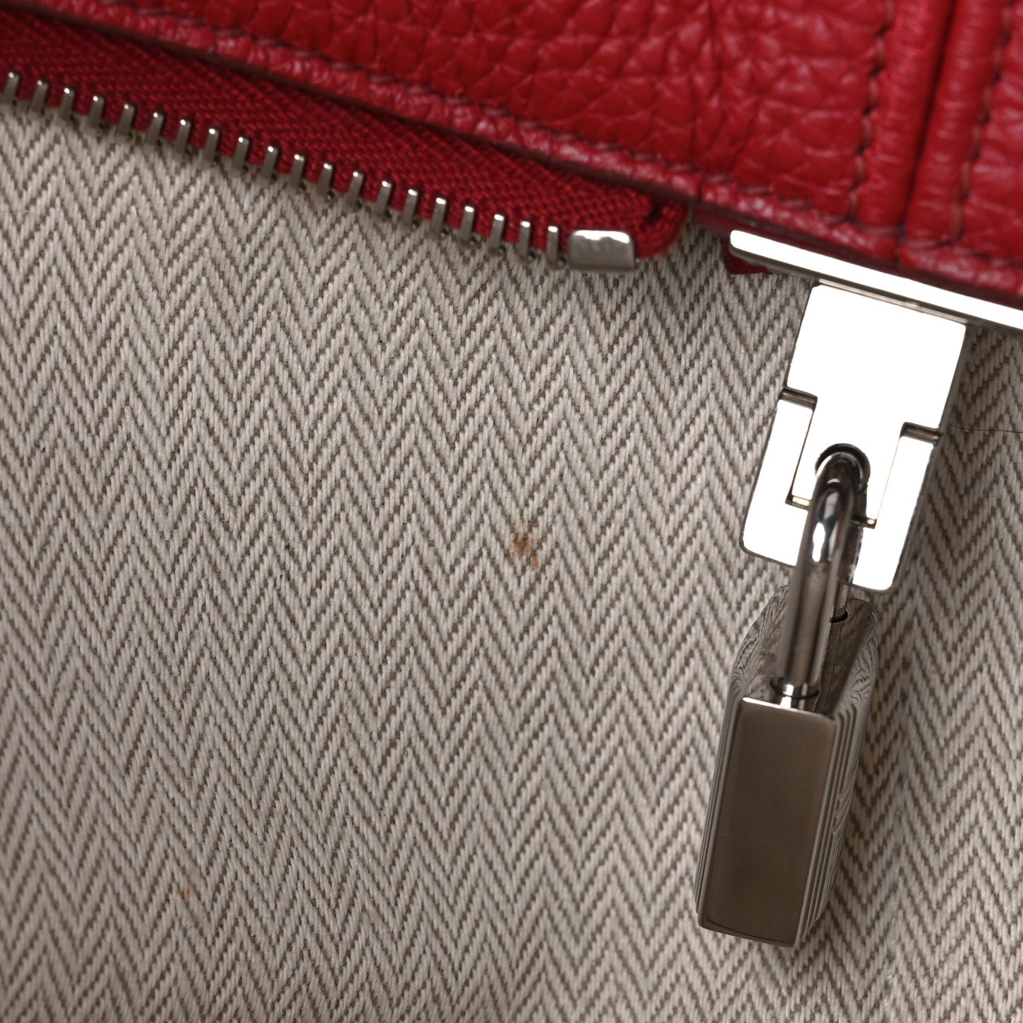 Taurillon Clemence Victoria II 35 Rouge Garance