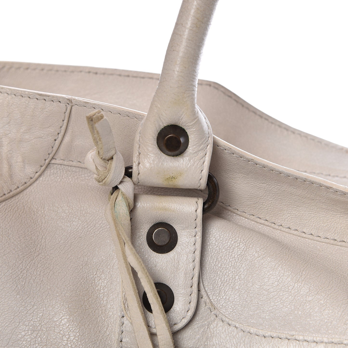 Chevre Classic Hardware City White