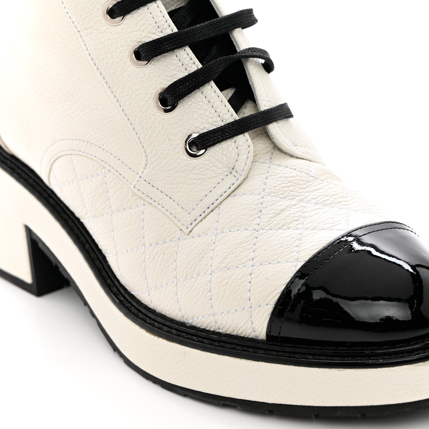 Pearly Calfskin Patent Calfskin Quilted Lace Up Boots 38.5 White Light Gray Black