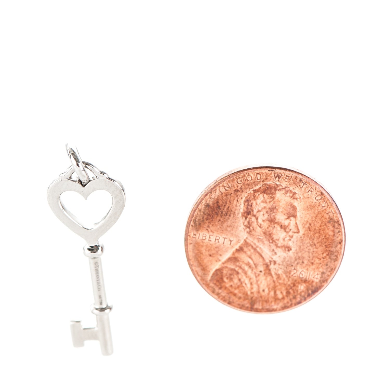 18K White Gold Diamond Mini Heart Key Pendant