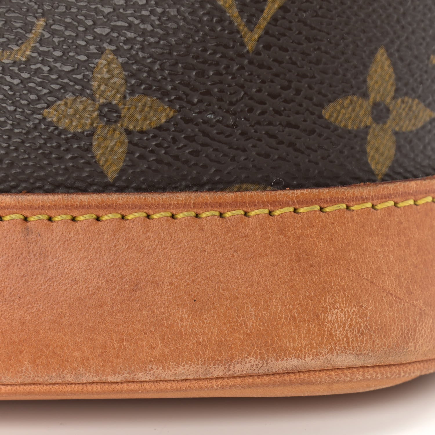 Louis Vuitton Monogram Alma PM 13 of 20