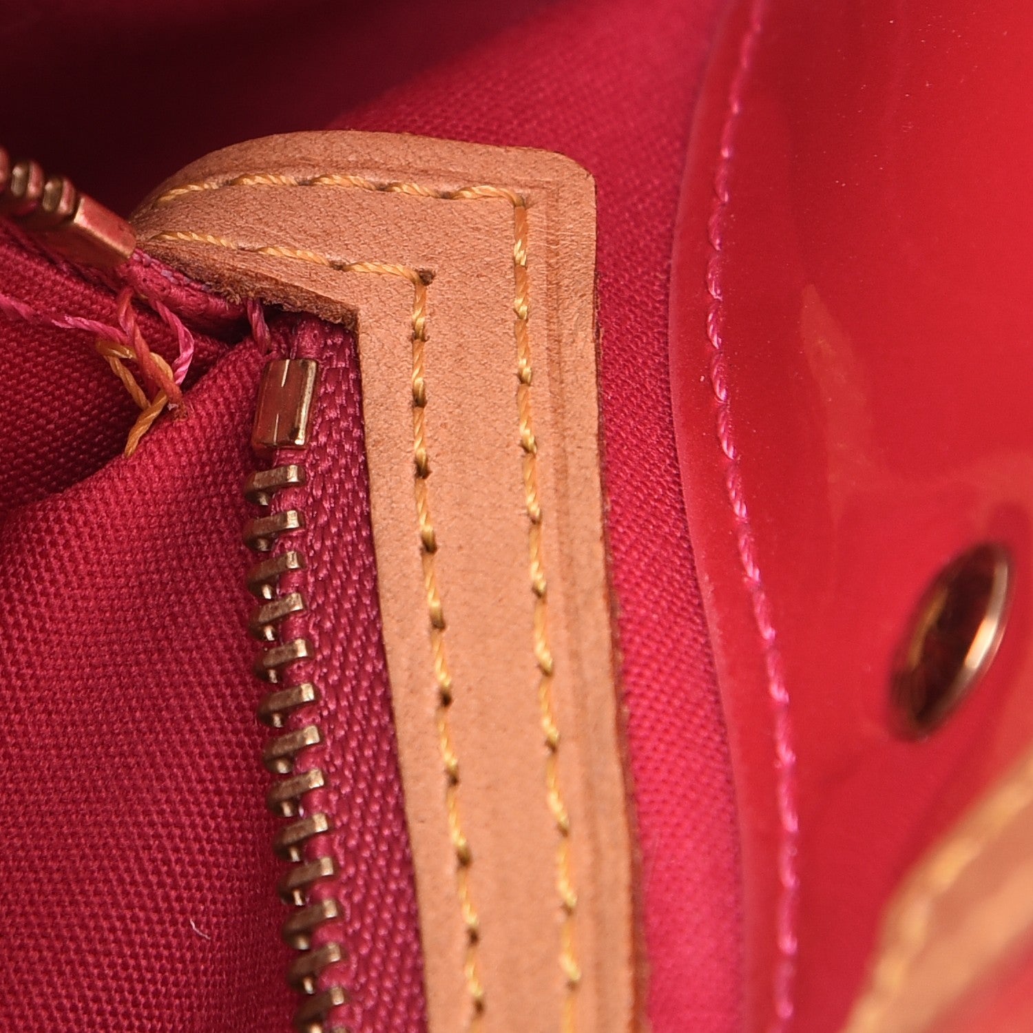 Louis Vuitton Vernis Reade PM Fuchsia 9 of 9