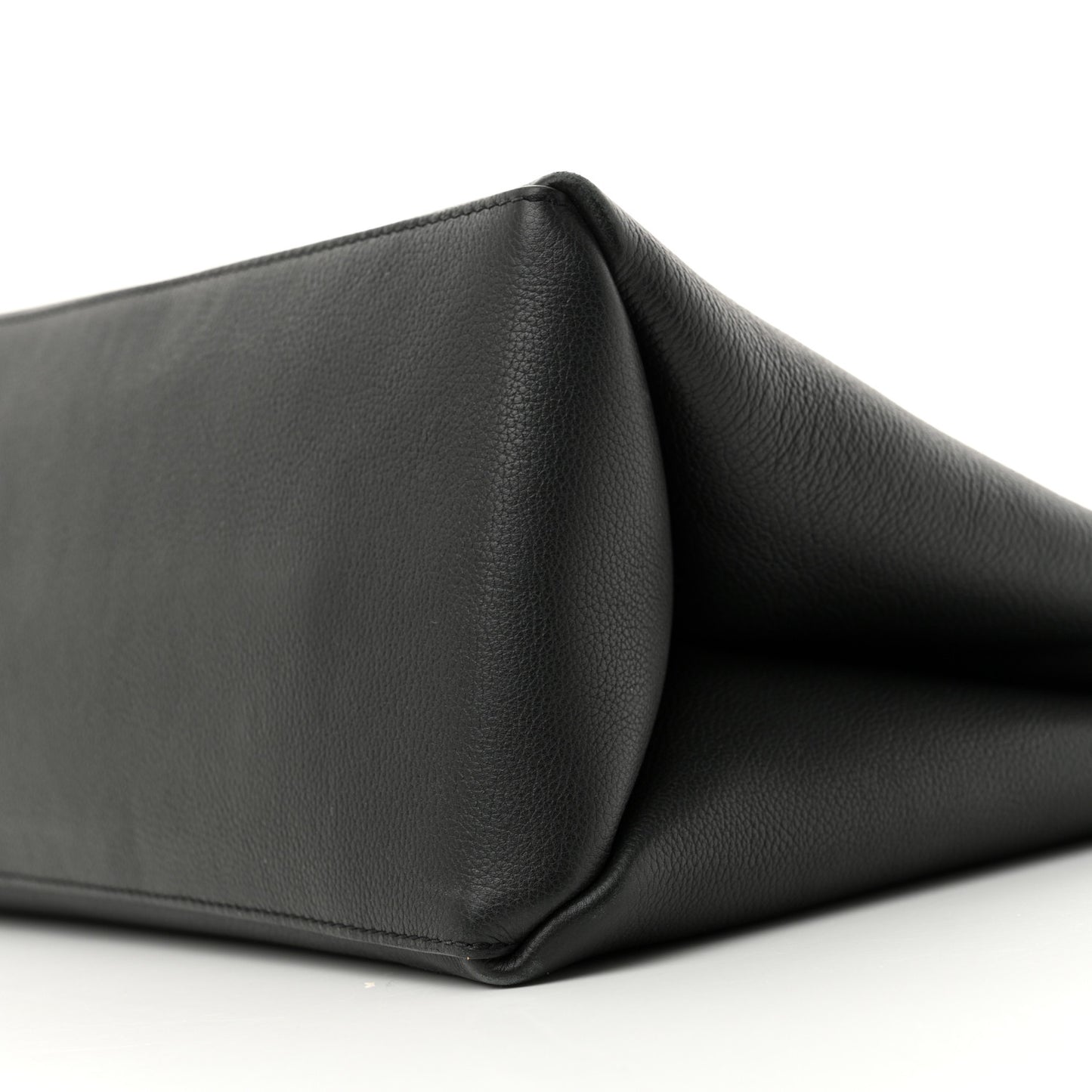 Grained Calfskin Lockme Shopper Black