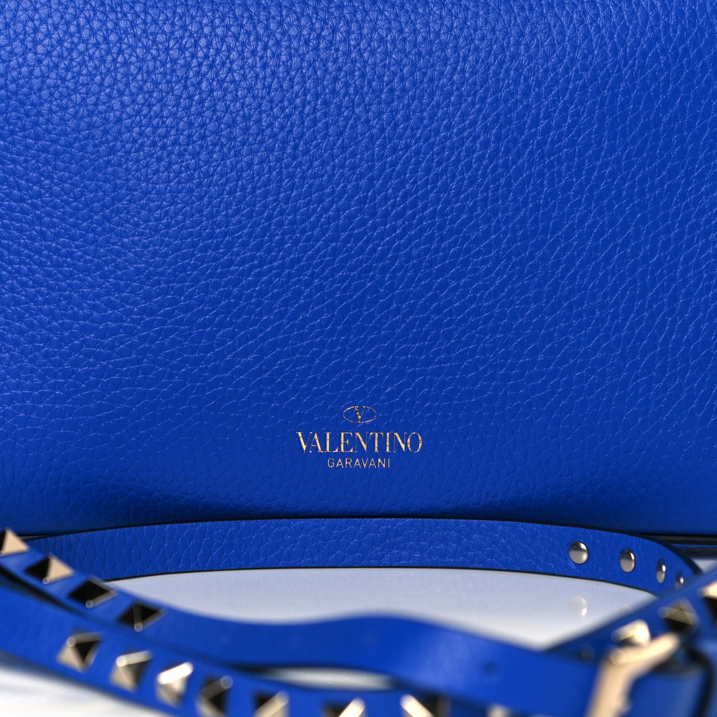 Pebbled Calfskin Medium Rockstud Flip Lock Crossbody Bag Acid Blue
