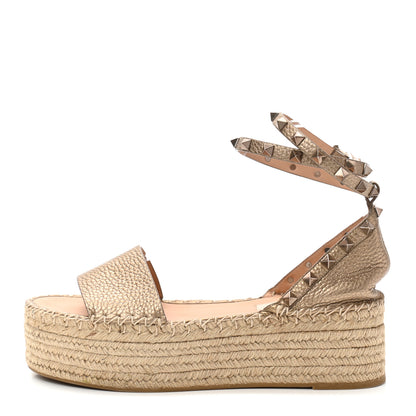 Valentino Garavani Metallic Grained Calfskin Rockstud Ankle Wrap Espadrille Flatform Sandals 38 Skin Natural 1 of 8
