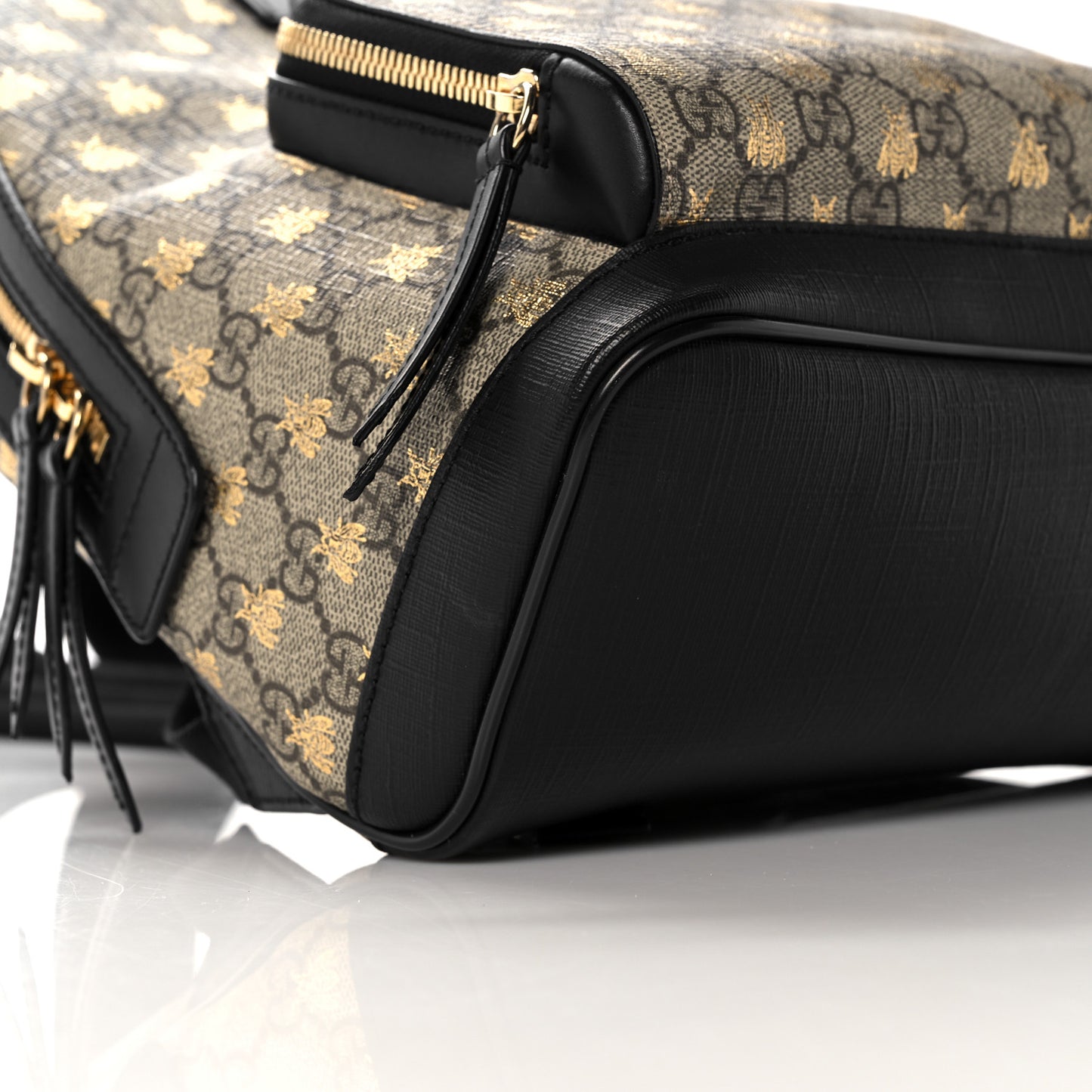 GG Supreme Monogram Bees Print Small Day Backpack Beige Oro Black