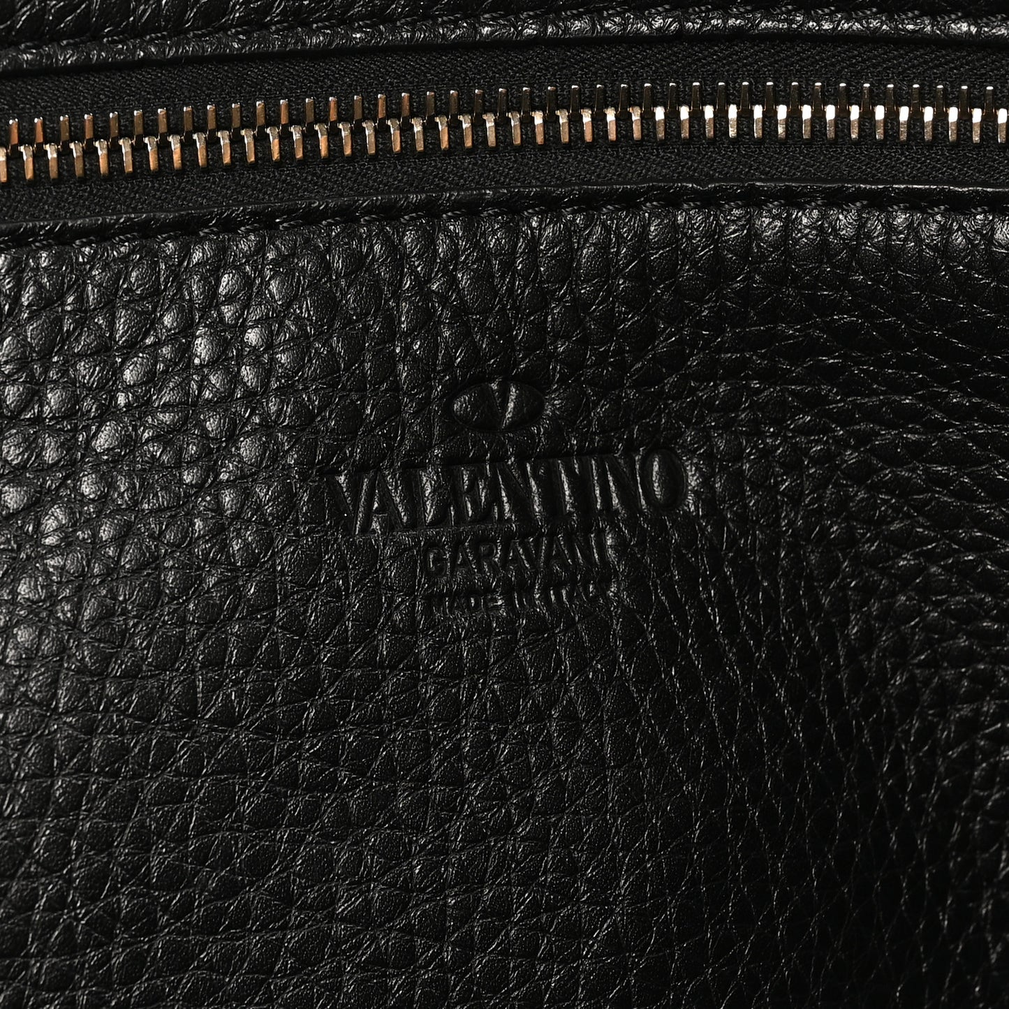 Pebbled Calfskin Medium Rockstud Tote Black