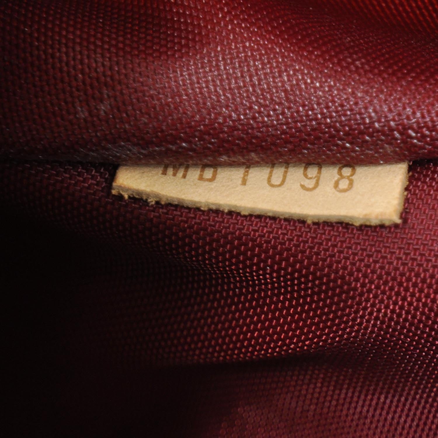 Louis Vuitton Vernis Pegase 45 Pomme D'Amour 9 of 10