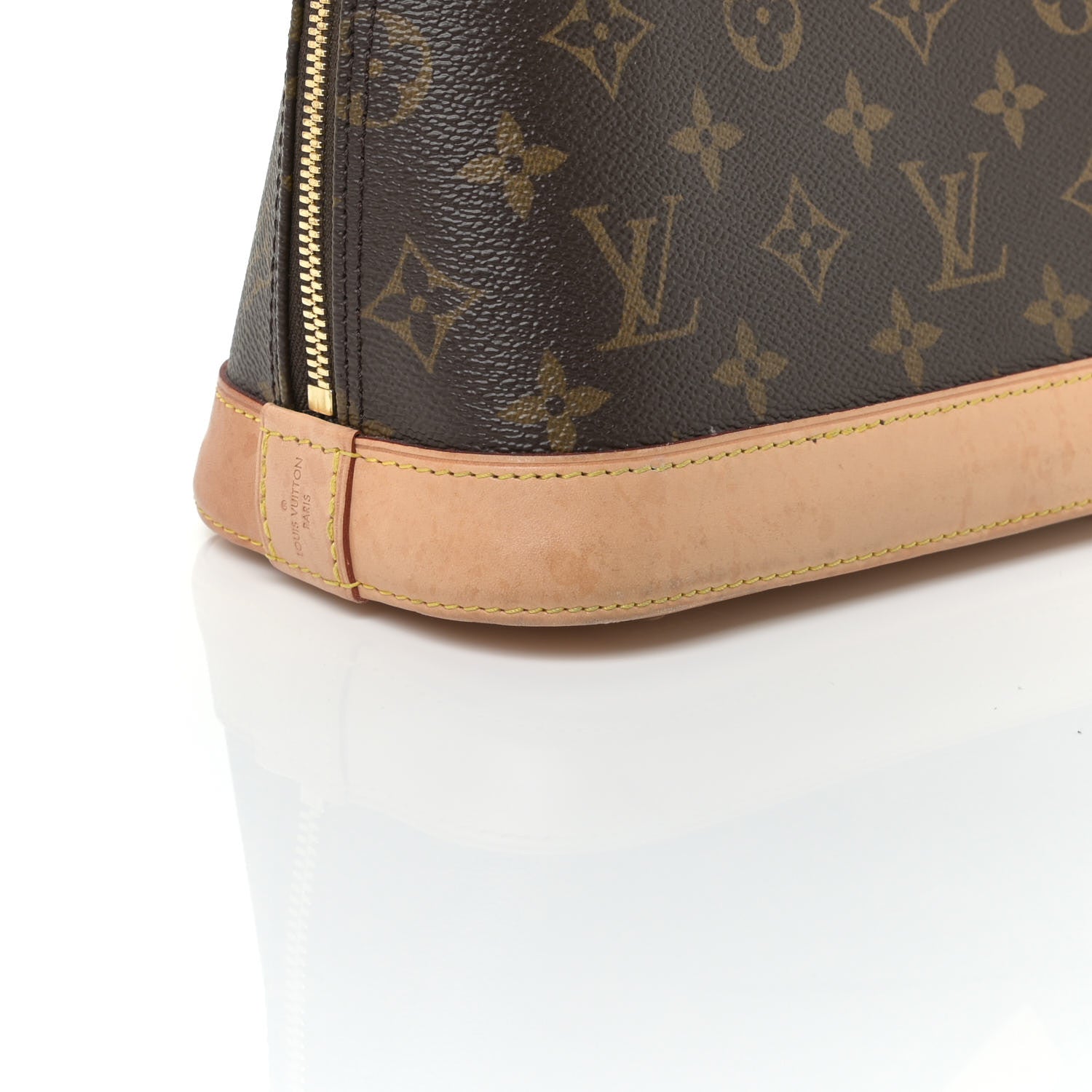 Louis Vuitton Monogram Alma BB 20 of 22