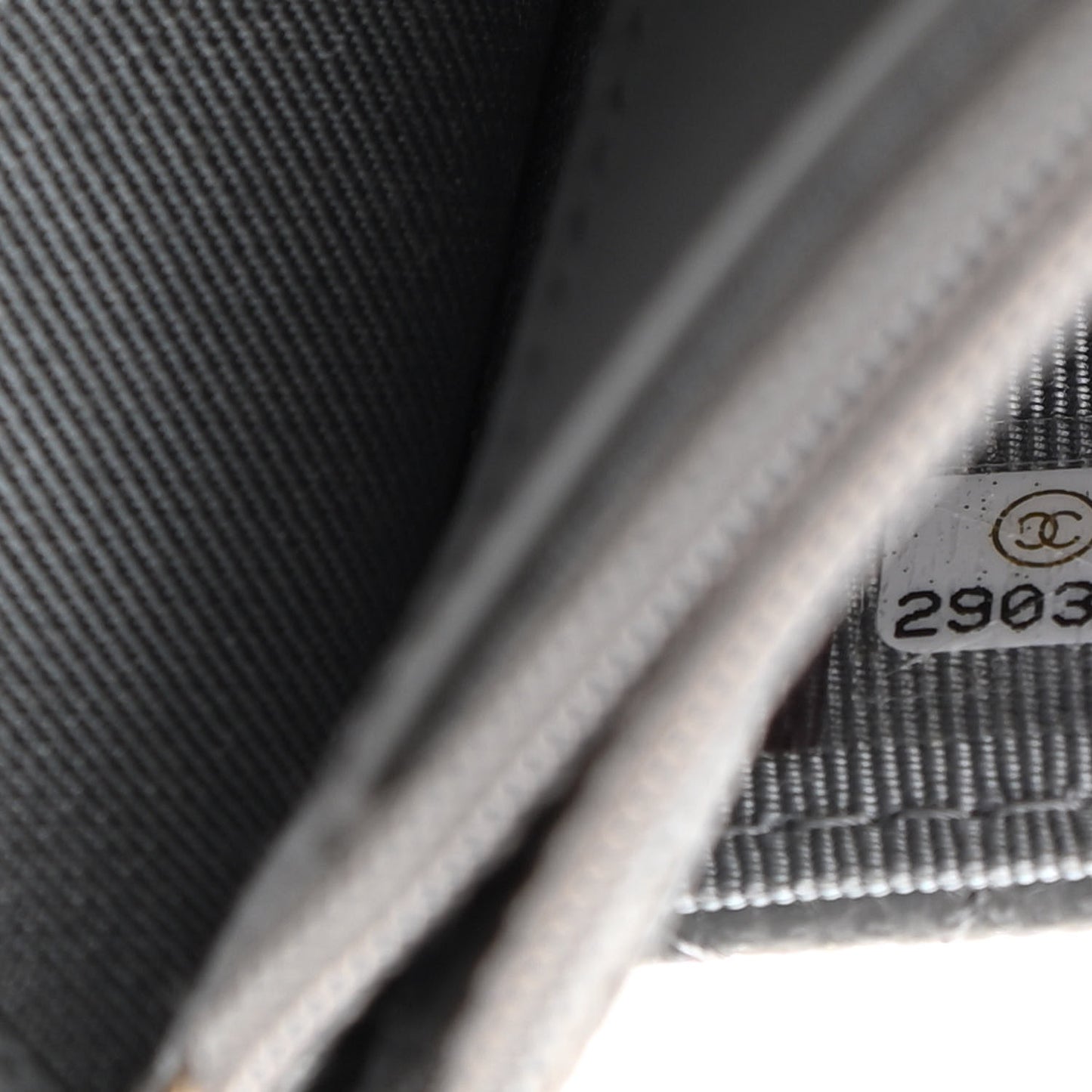 Caviar Quilted Wallet On Chain WOC Grey