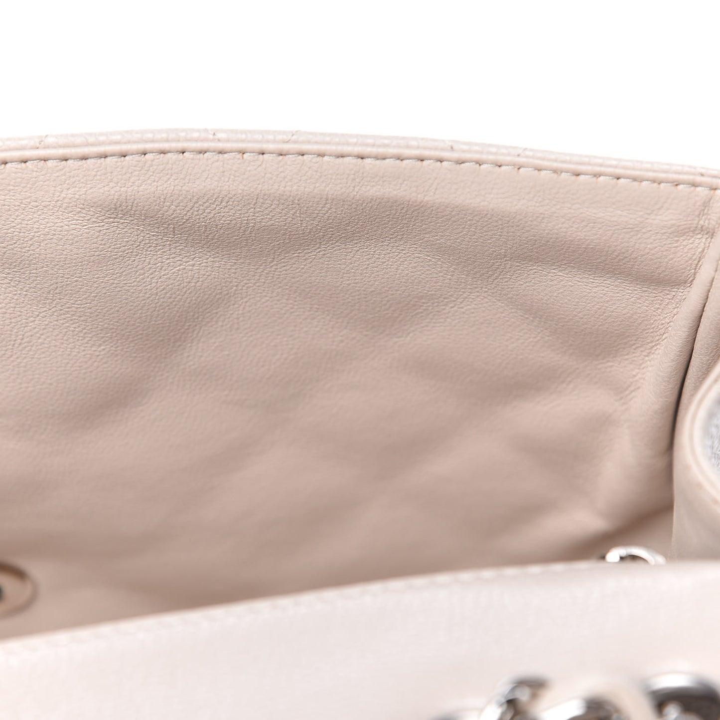 Caviar Quilted Jumbo Single Flap Ecru