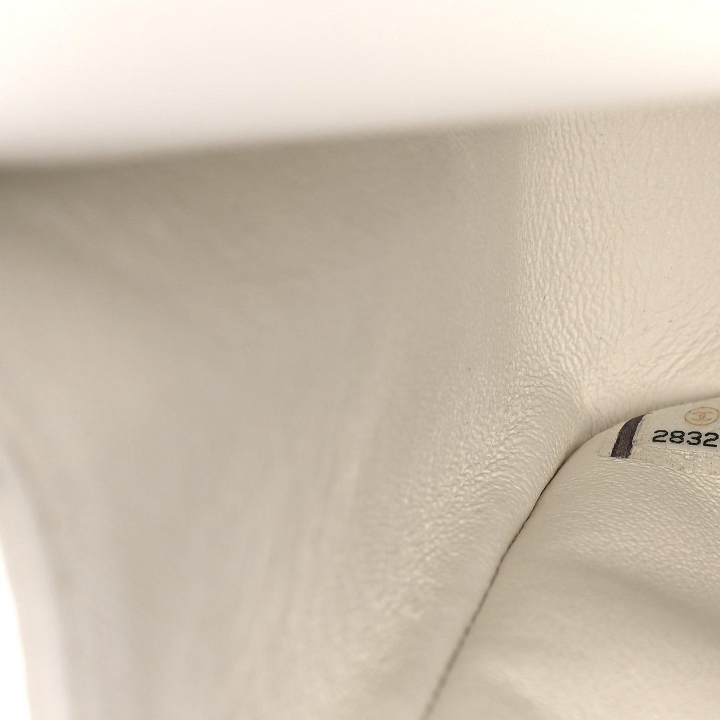 Lambskin Metallic Calfskin Crocodile Embossed 2.55 Cocodile Reissue 225 Flap White Gold