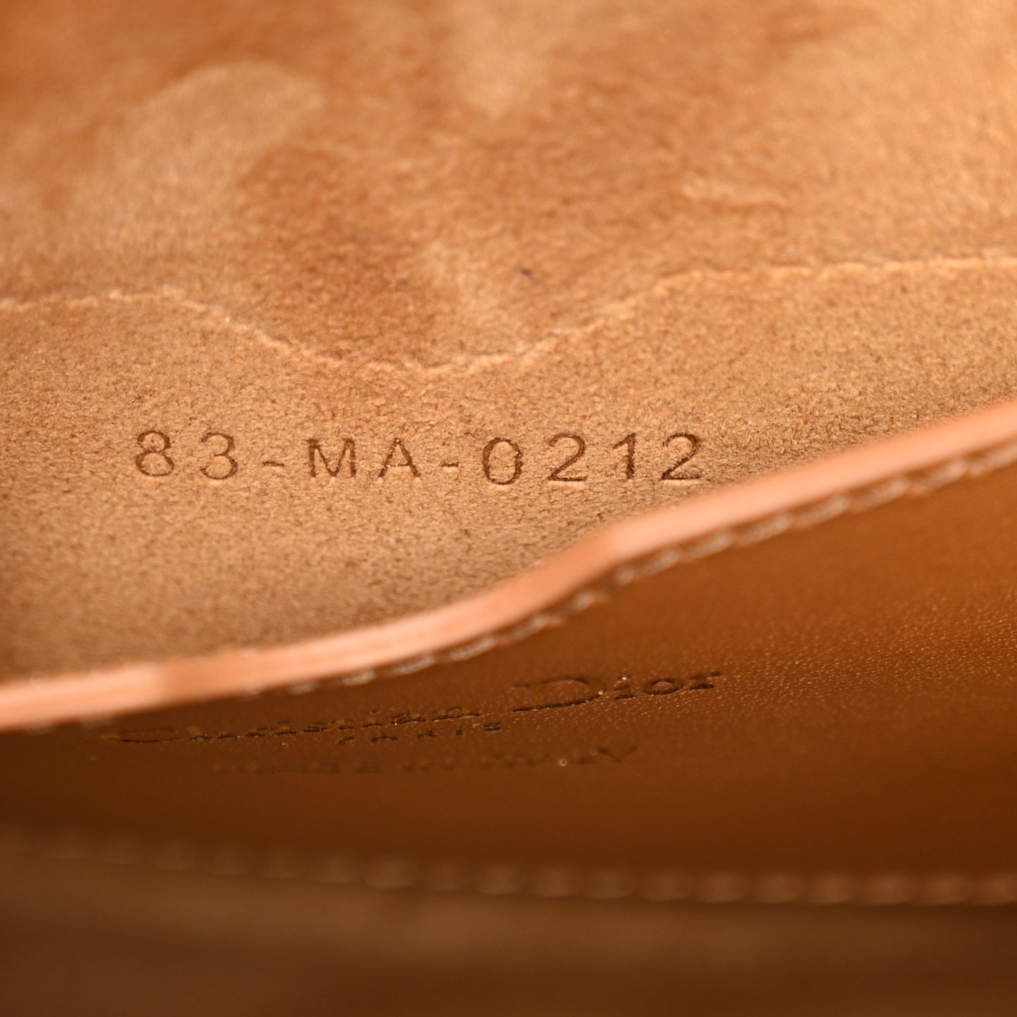 Box Calfskin Medium Bobby Flap Camel
