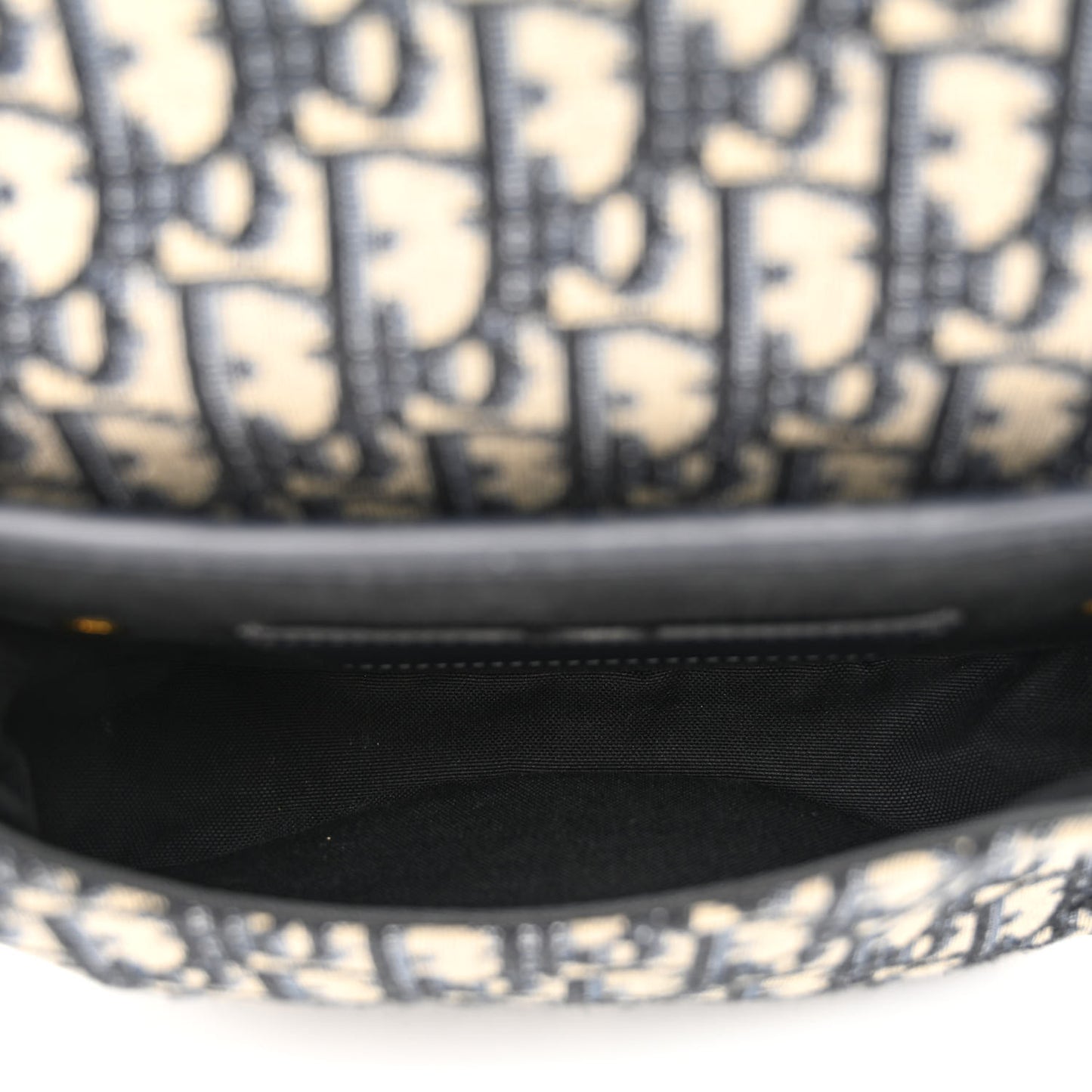 Oblique Medium Bobby Flap Blue