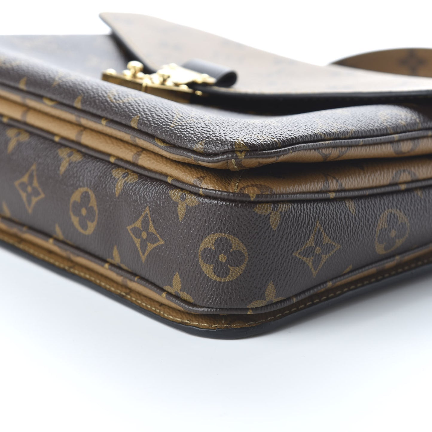 Reverse Monogram Pochette Metis