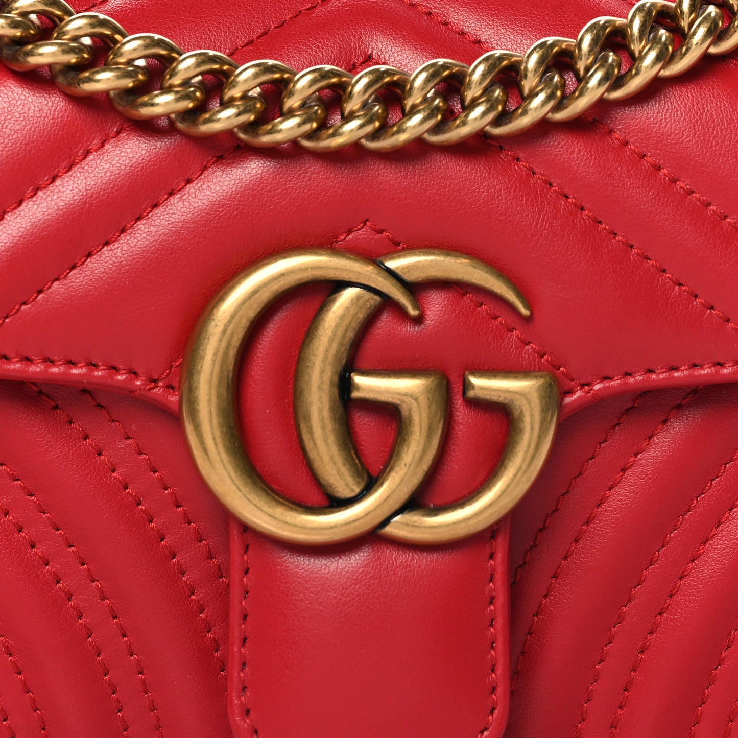 Calfskin Matelasse Mini GG Marmont Shoulder Bag Hibiscus Red