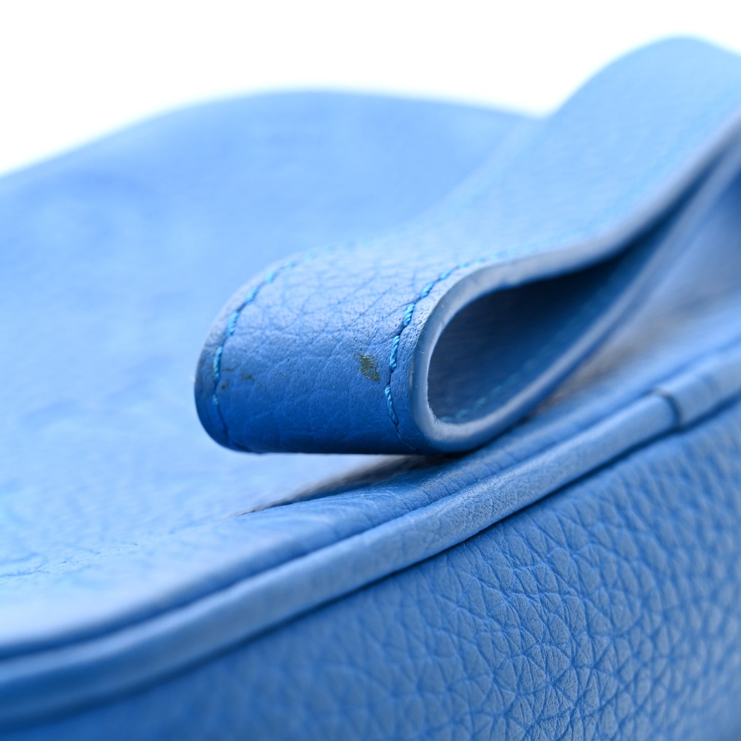 Taurillon Monogram Pochette Volga Blue