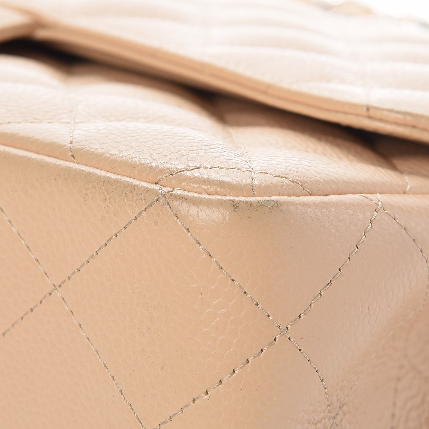 Caviar Quilted Jumbo Double Flap Beige Clair