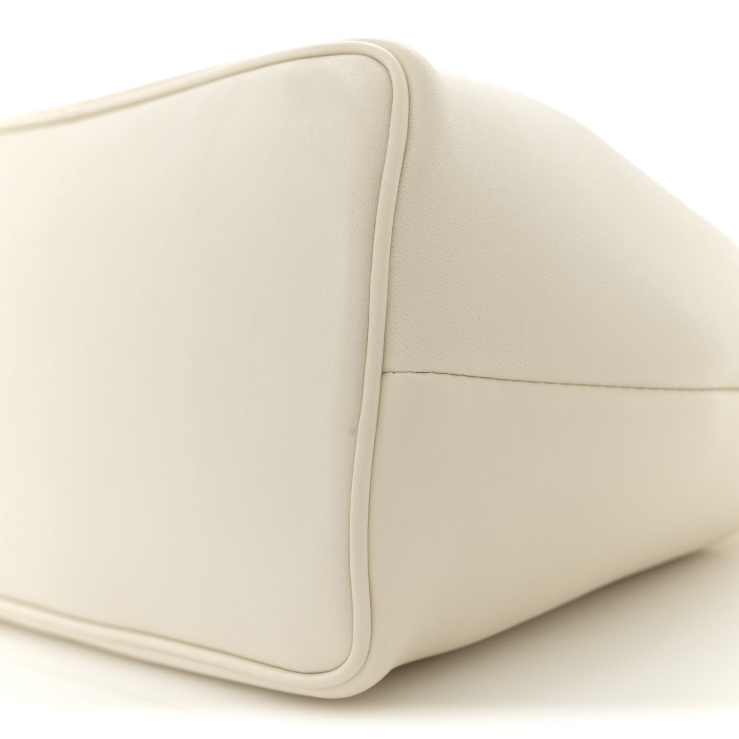 Lambskin Le Calino Ring Top Handle Bag Light Ivory