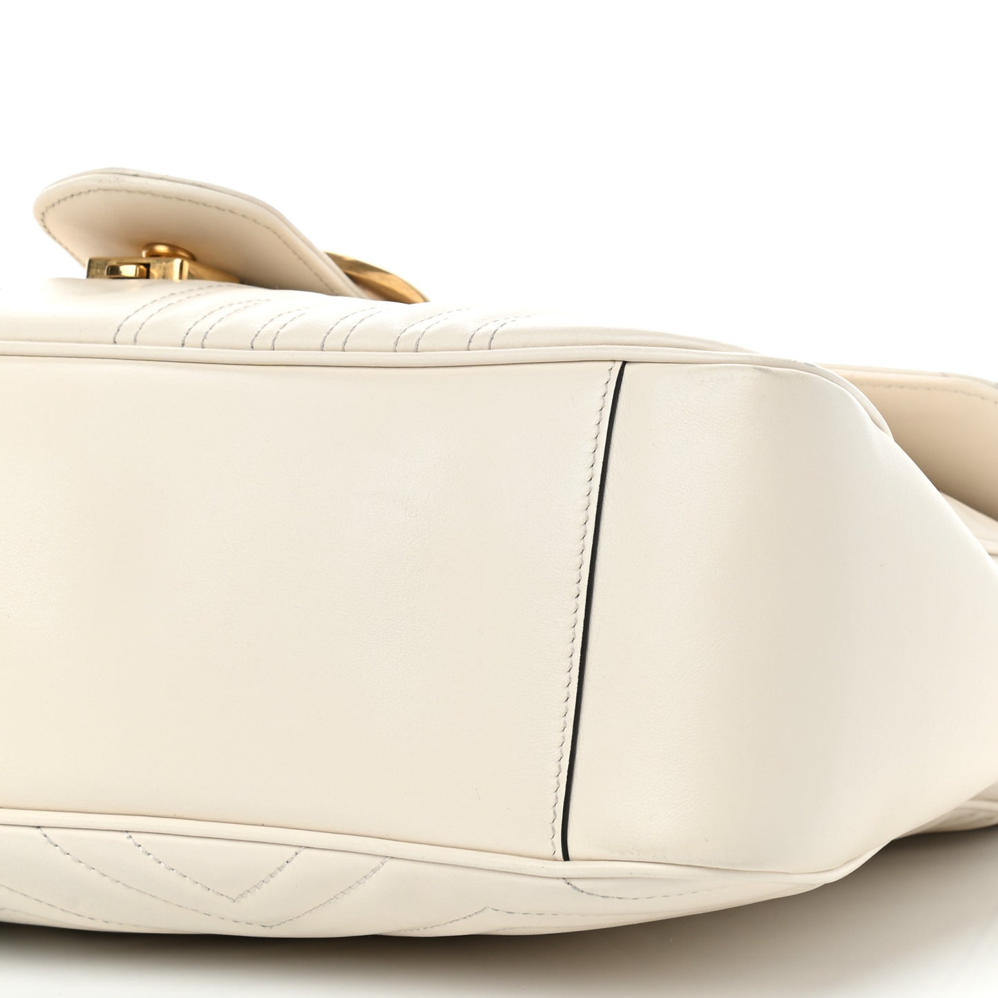 Calfskin Matelasse Large GG Marmont Shoulder Bag Mystic White