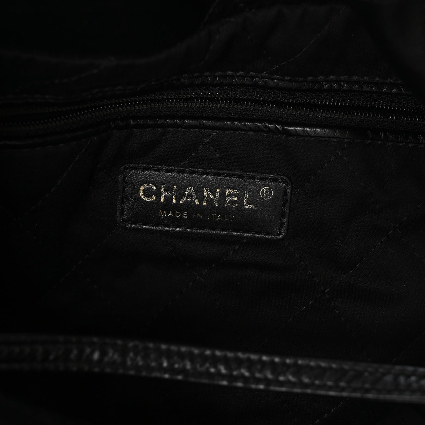 Shiny Calfskin Quilted Chanel 22 Black