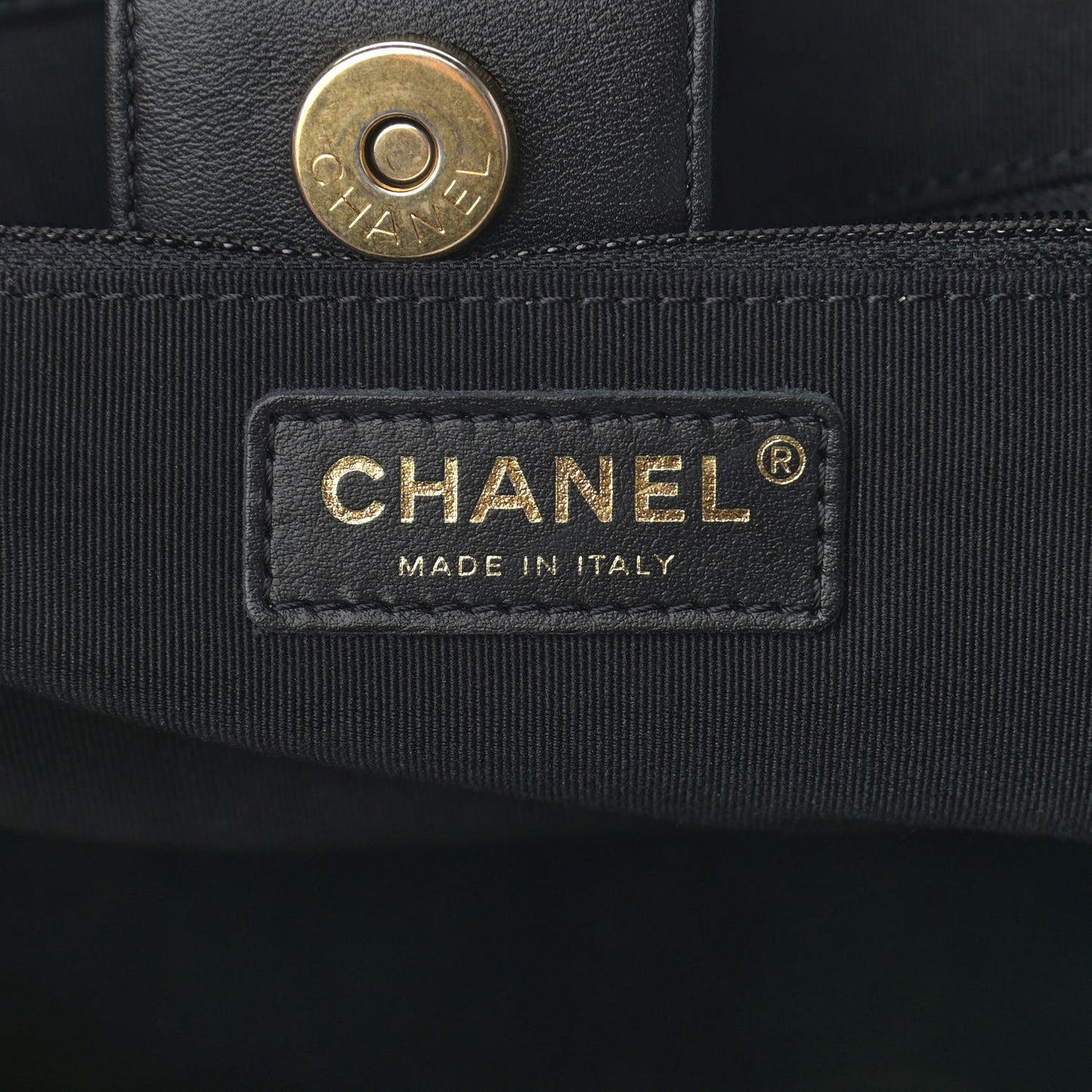 Calfskin Quilted Chain Lines Shopping Tote Black